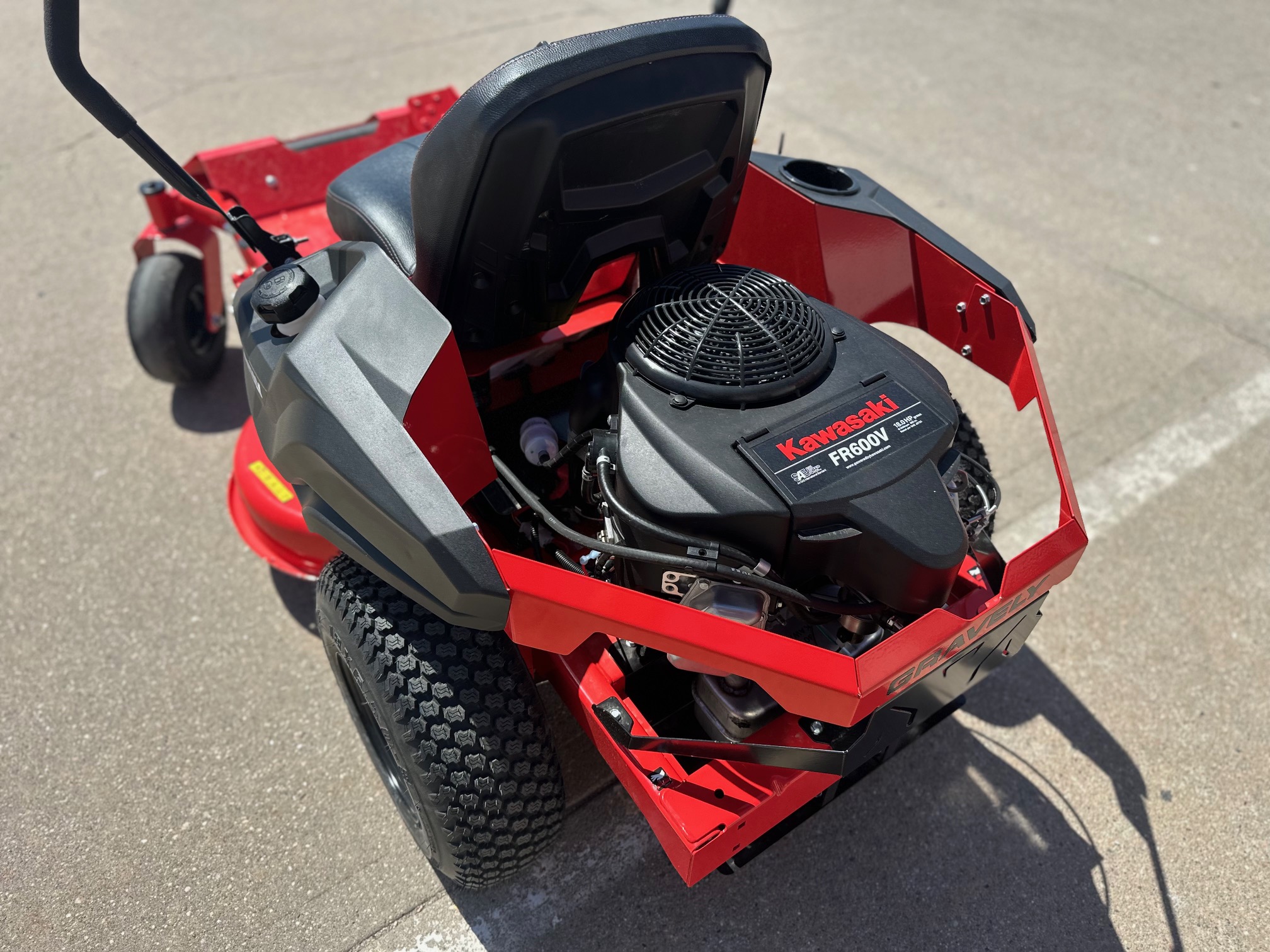 2025 Gravely ZT 34 in. Kawasaki FR600V 18 hp - Photo 6