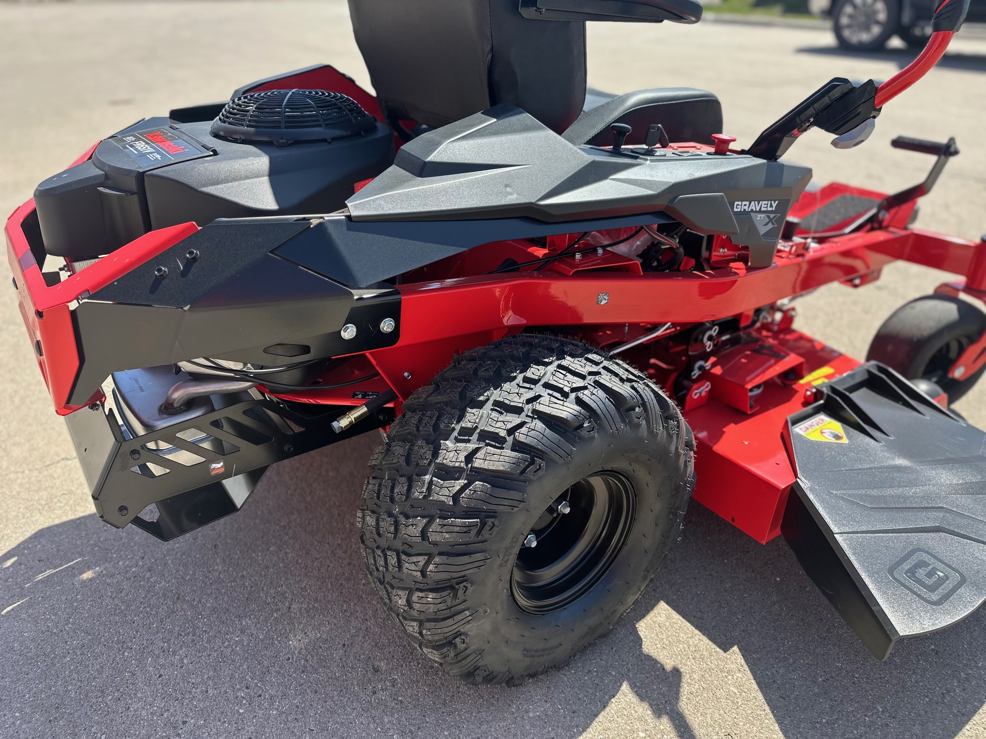 2025 Gravely ZT X 48 in. Kawasaki FR651V 21.5 hp - Photo 6
