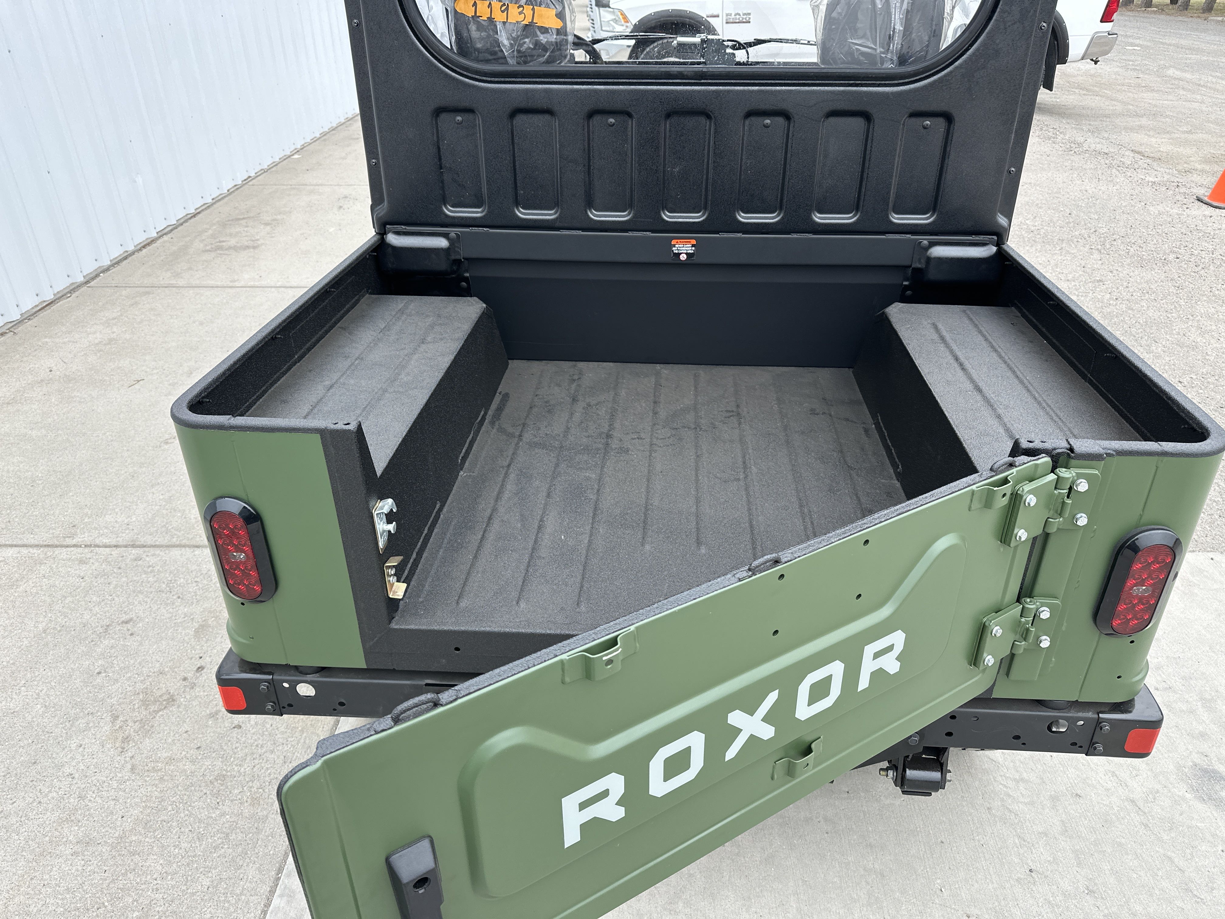 2024 Mahindra ROXOR All Weather Cab - Photo 11