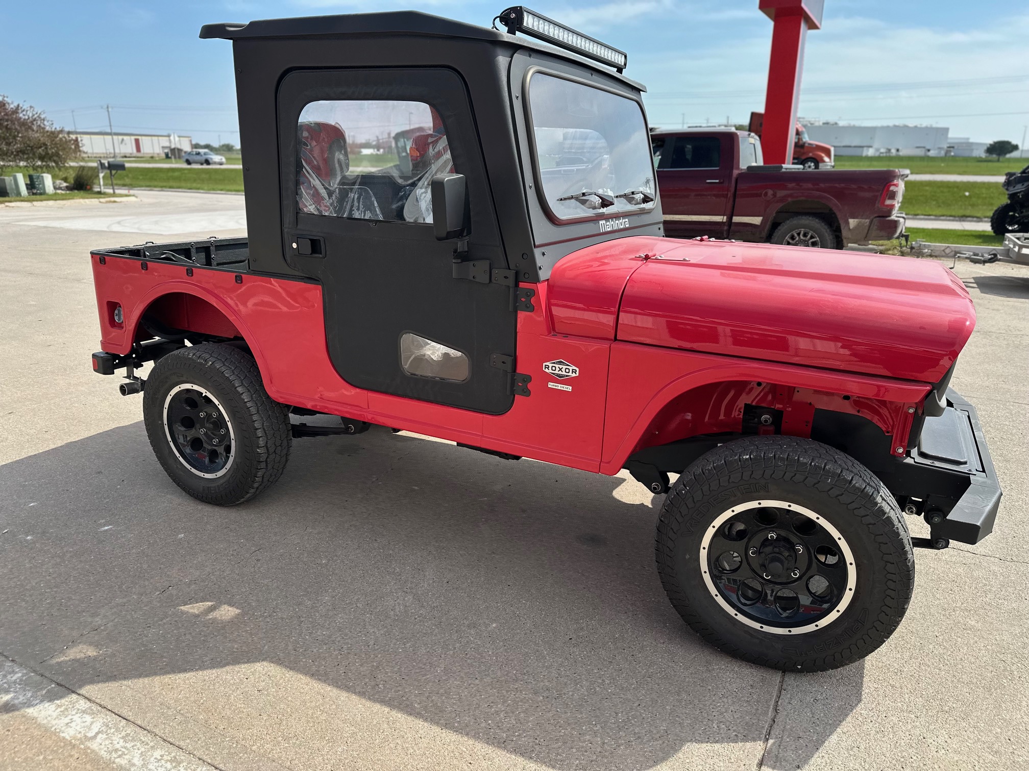 2024 Mahindra ROXOR ALL WEATHER CAB - RED - Photo 7
