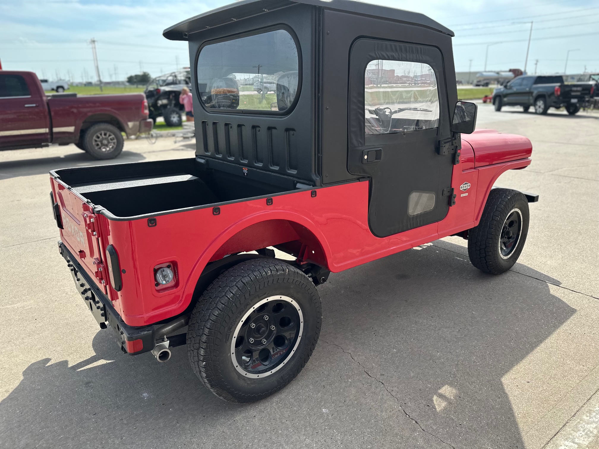 2024 Mahindra ROXOR ALL WEATHER CAB - RED - Photo 9