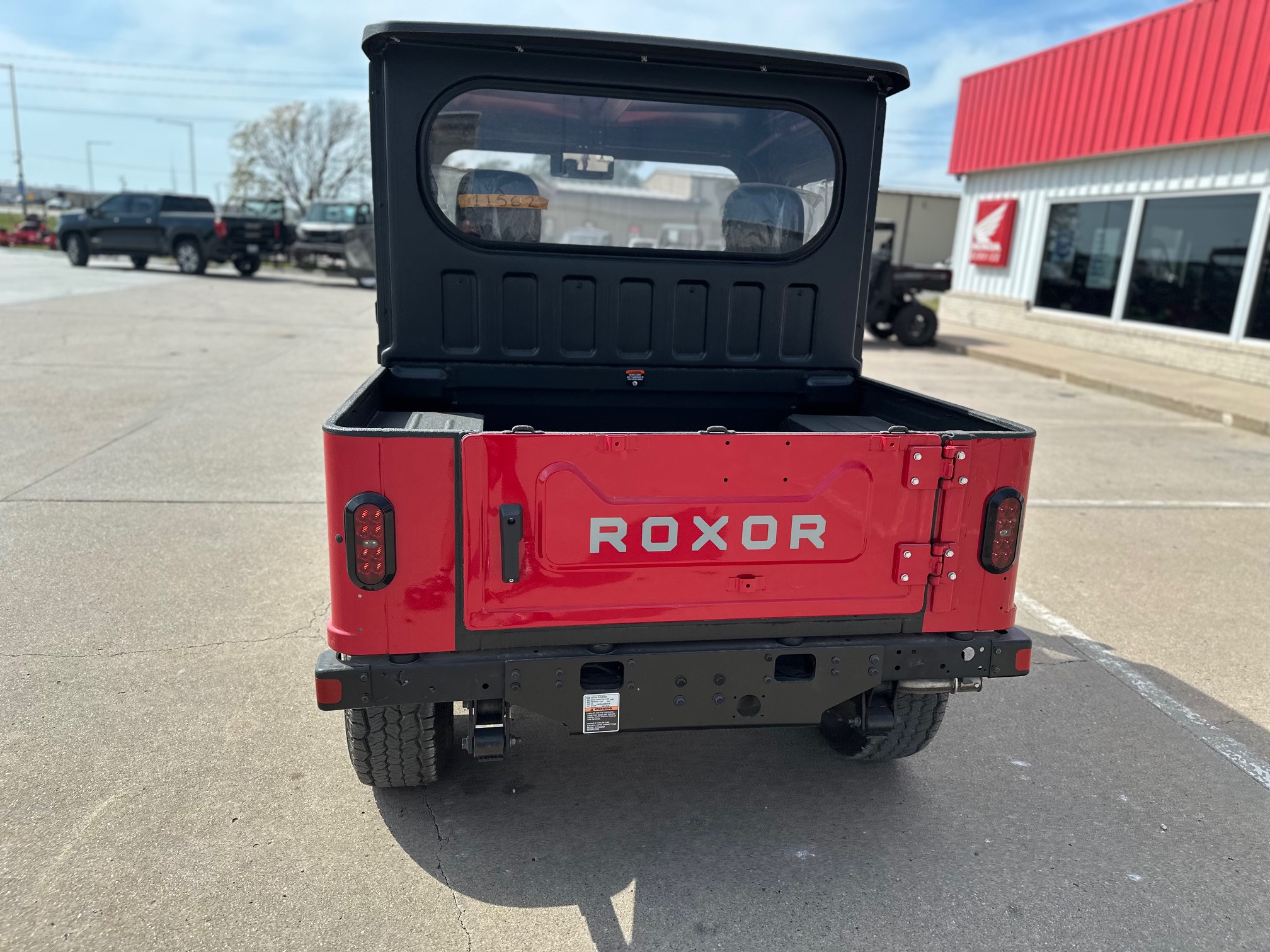 2024 Mahindra ROXOR ALL WEATHER CAB - RED - Photo 10