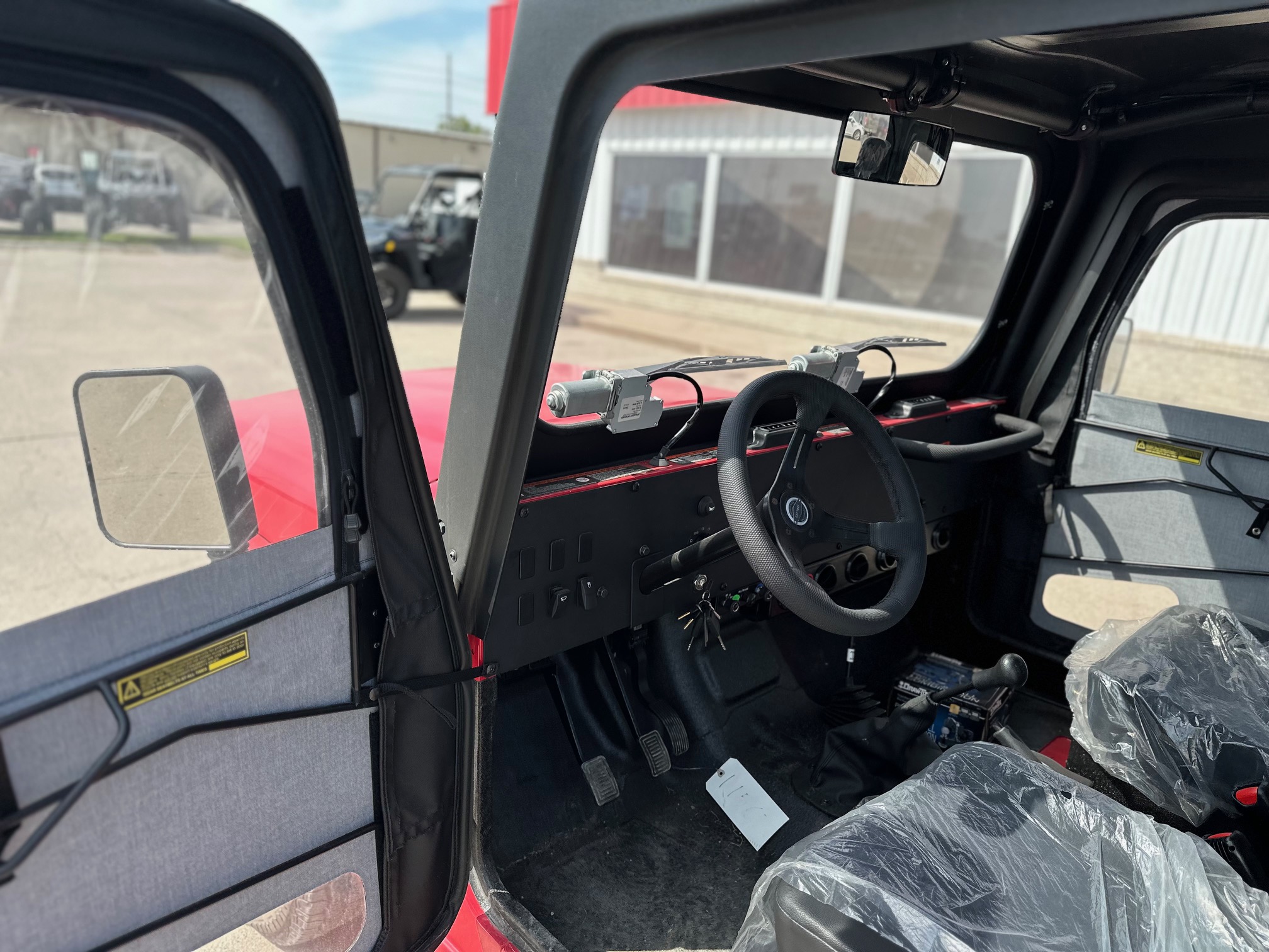 2024 Mahindra ROXOR All Weather Cab Red - Photo 11