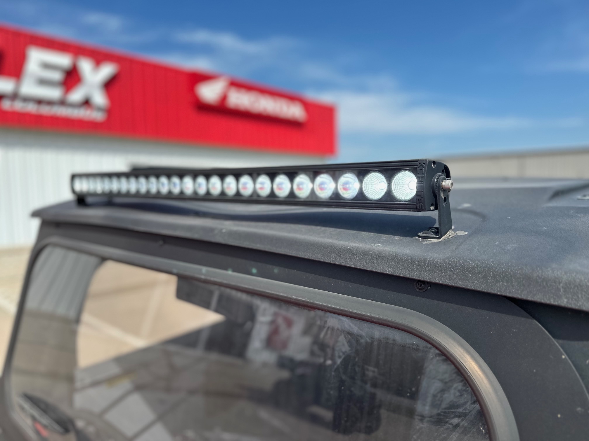 2024 Mahindra ROXOR All Weather Cab Red - Photo 18