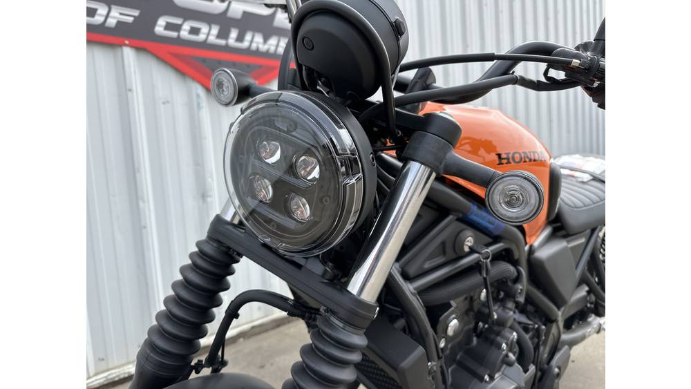 2023 Honda SCL500 - CANDY ORANGE - Photo 3
