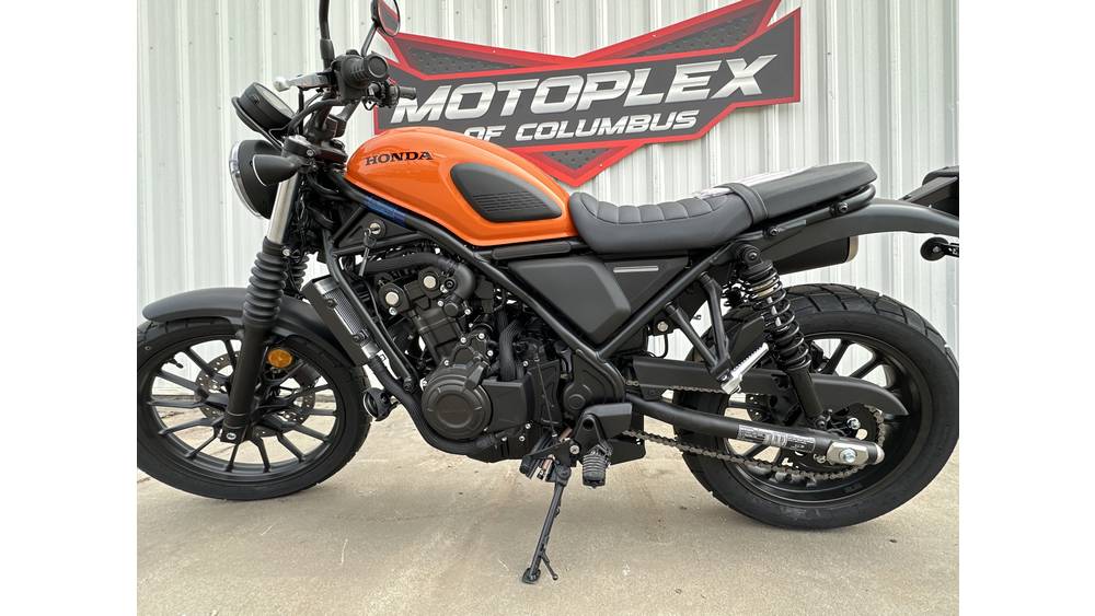 2023 Honda SCL500 - CANDY ORANGE