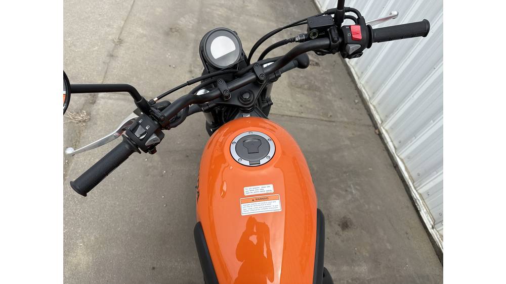 2023 Honda SCL500 - CANDY ORANGE - Photo 5
