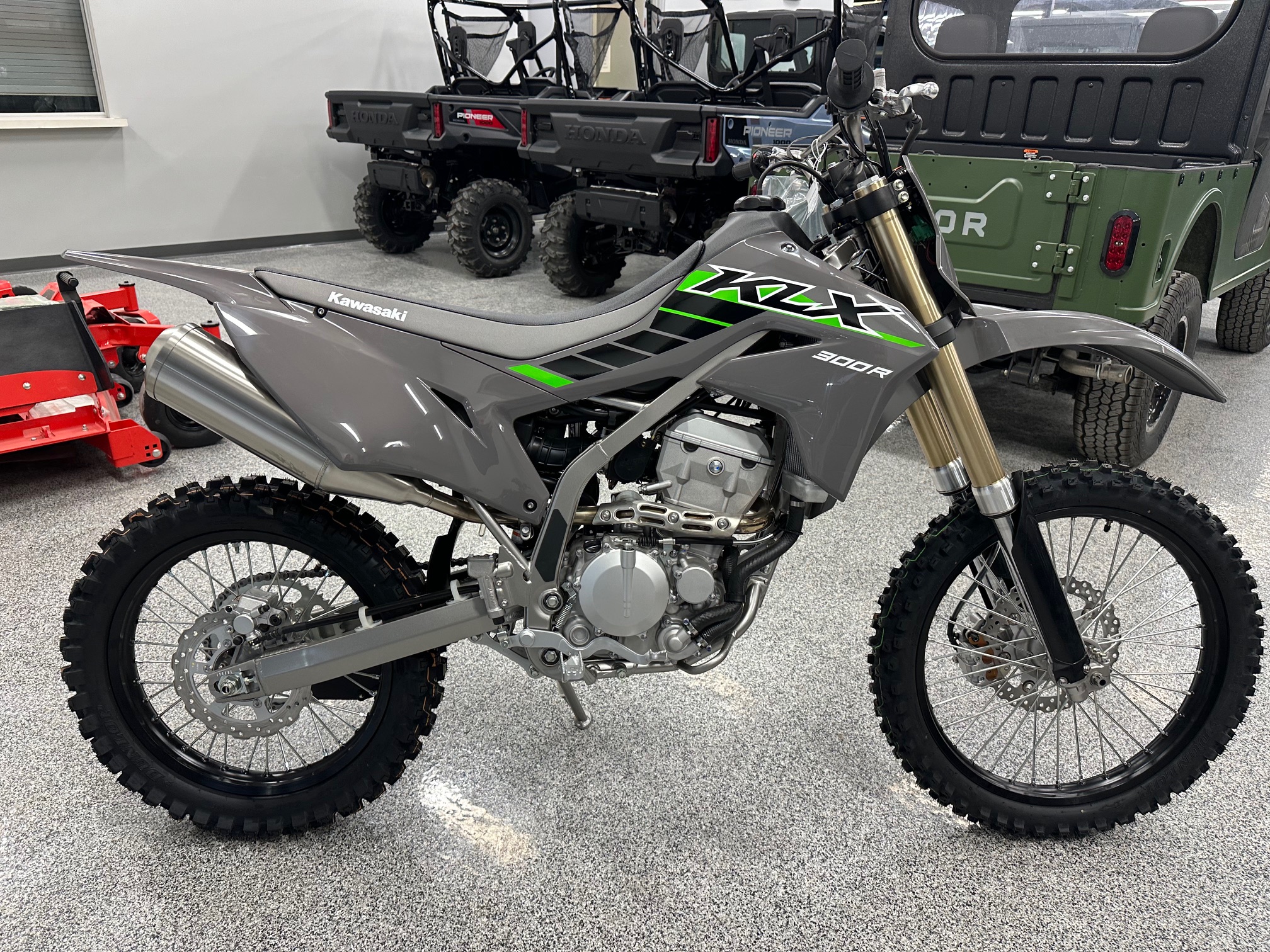 2025 Kawasaki KLX 230R S - Photo 8