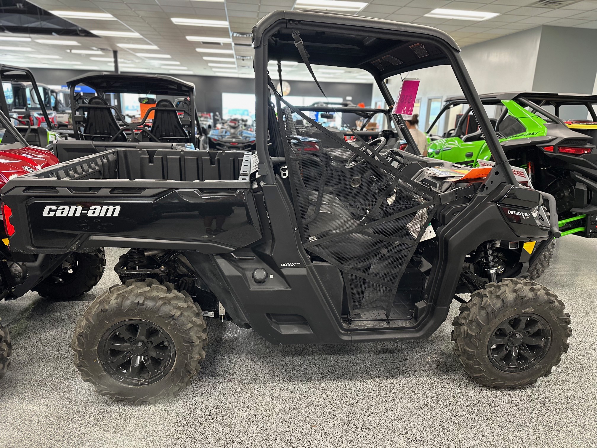 2025 Can-Am Defender XT HD10