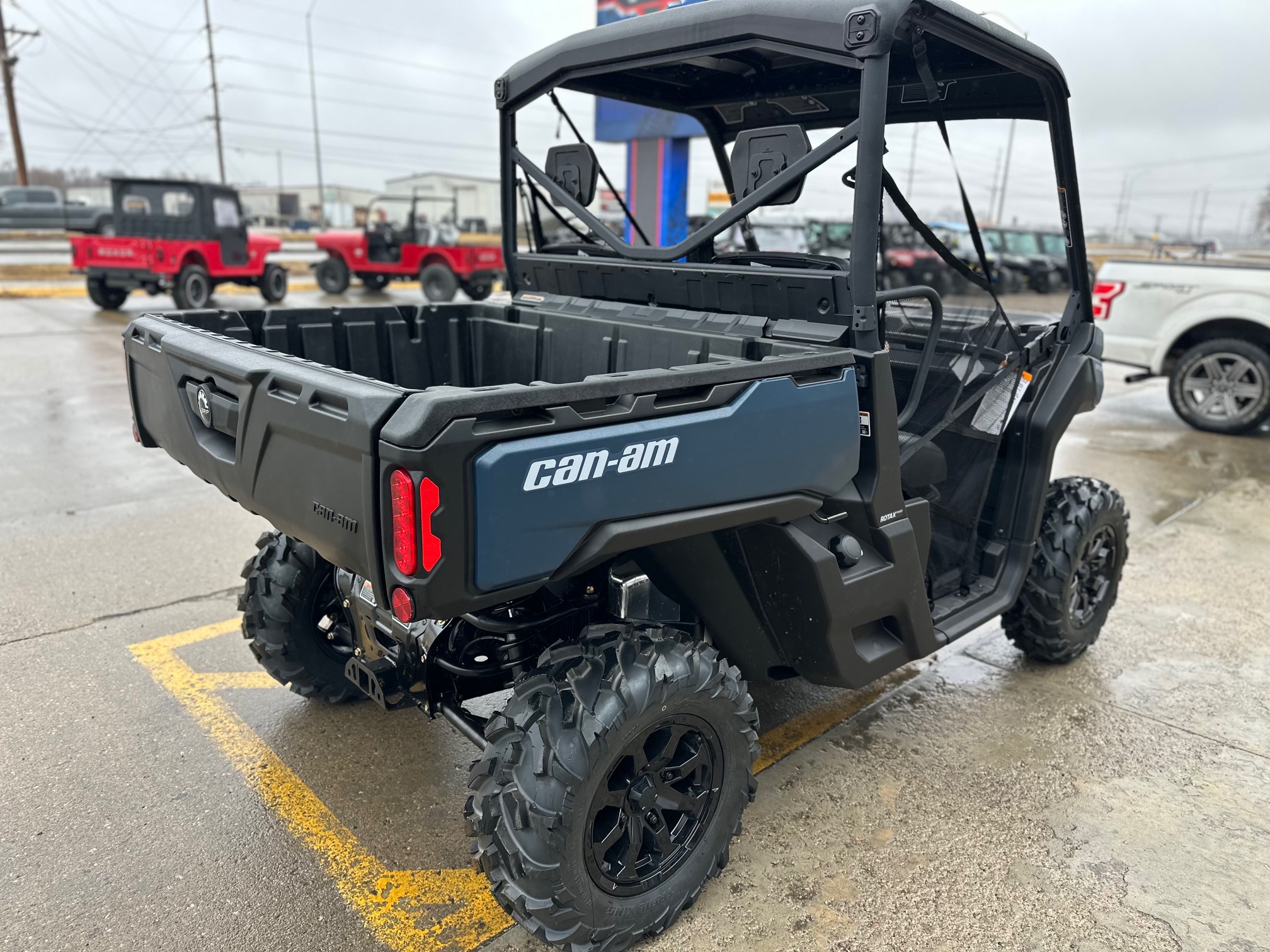 2025 Can-Am Defender XT HD10 - Photo 8
