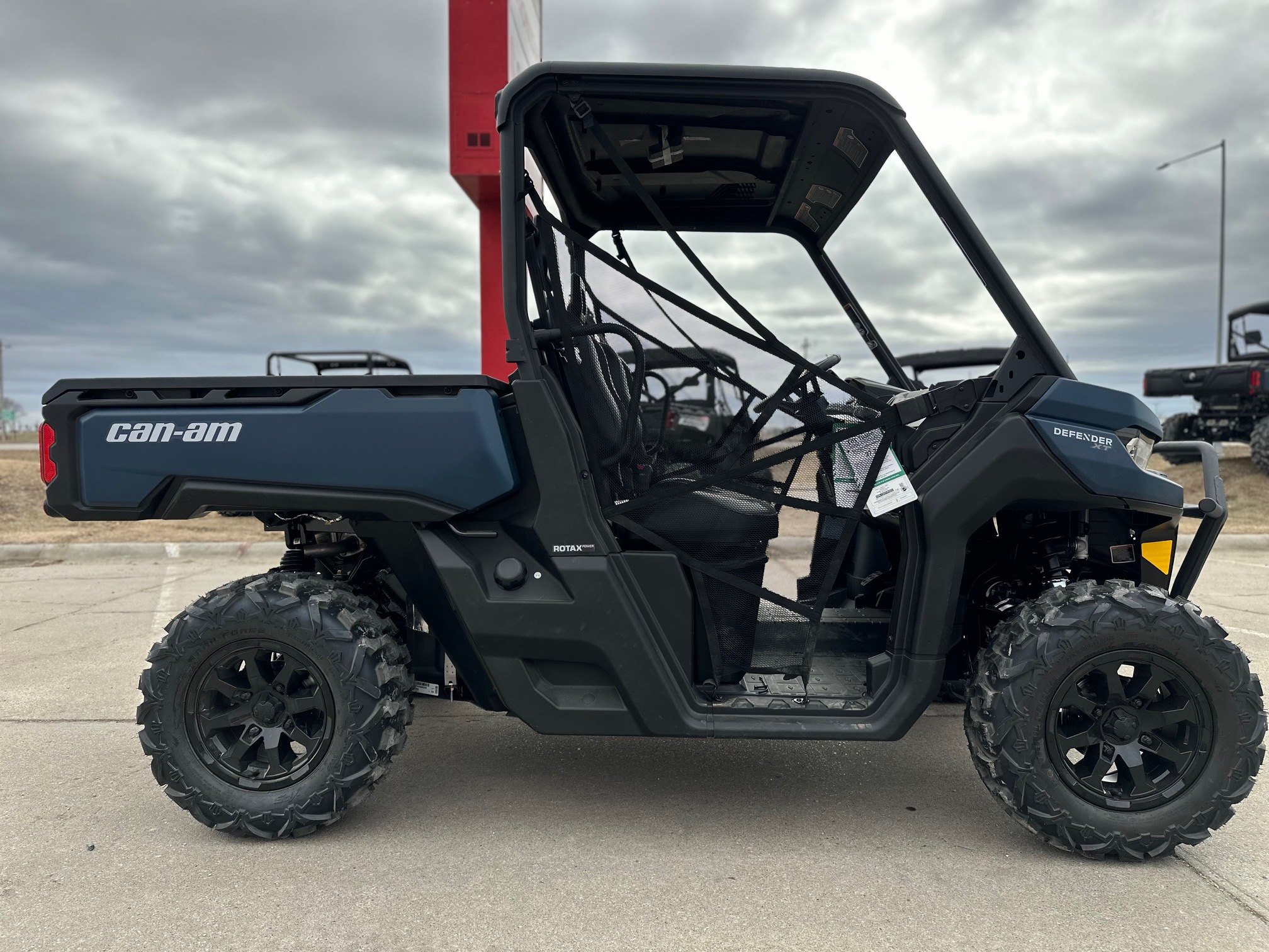 2025 Can-Am Defender XT HD9 - Photo 5