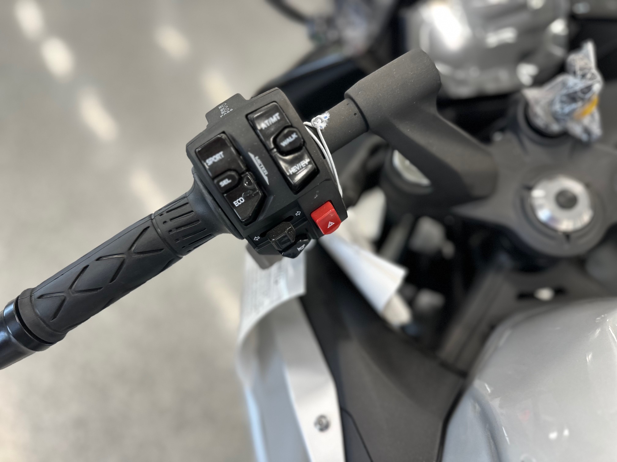 2024 Kawasaki Ninja 7 Hybrid ABS - Photo 10