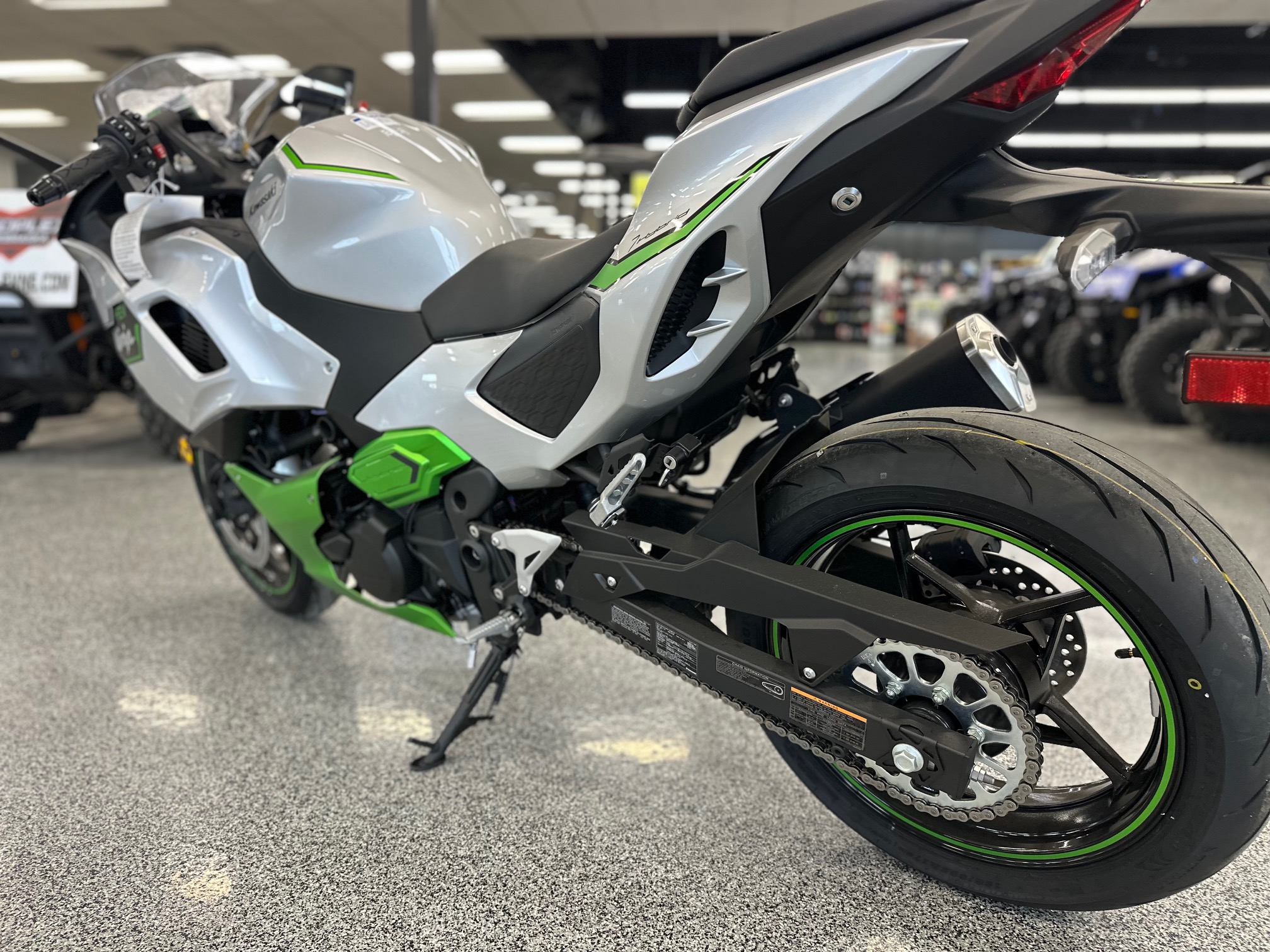 2024 Kawasaki Ninja 7 Hybrid ABS - Photo 14