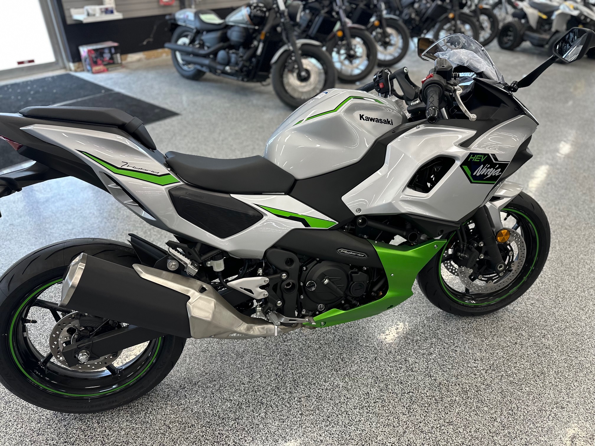 2024 Kawasaki Ninja 7 Hybrid ABS - Photo 17