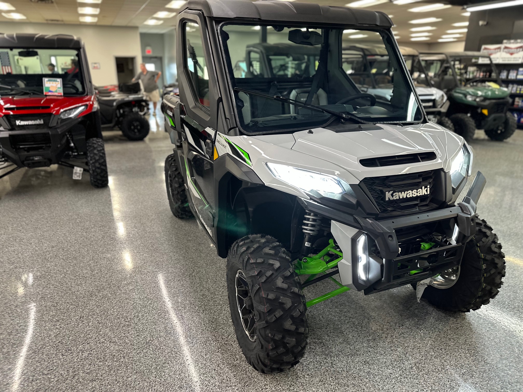 2025 Kawasaki RIDGE XR Deluxe HVAC - Photo 3