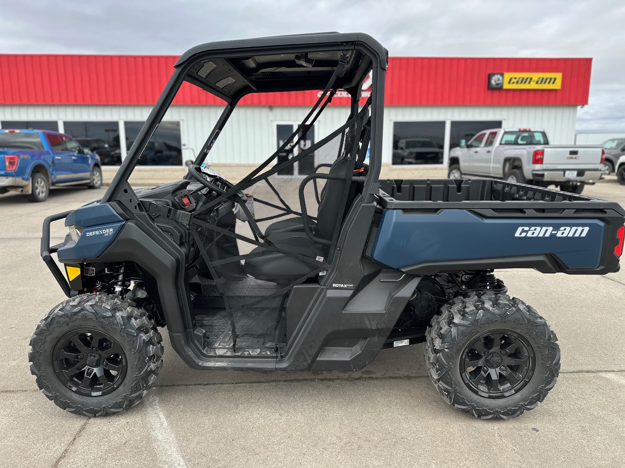 2025 Can-Am Defender XT HD9