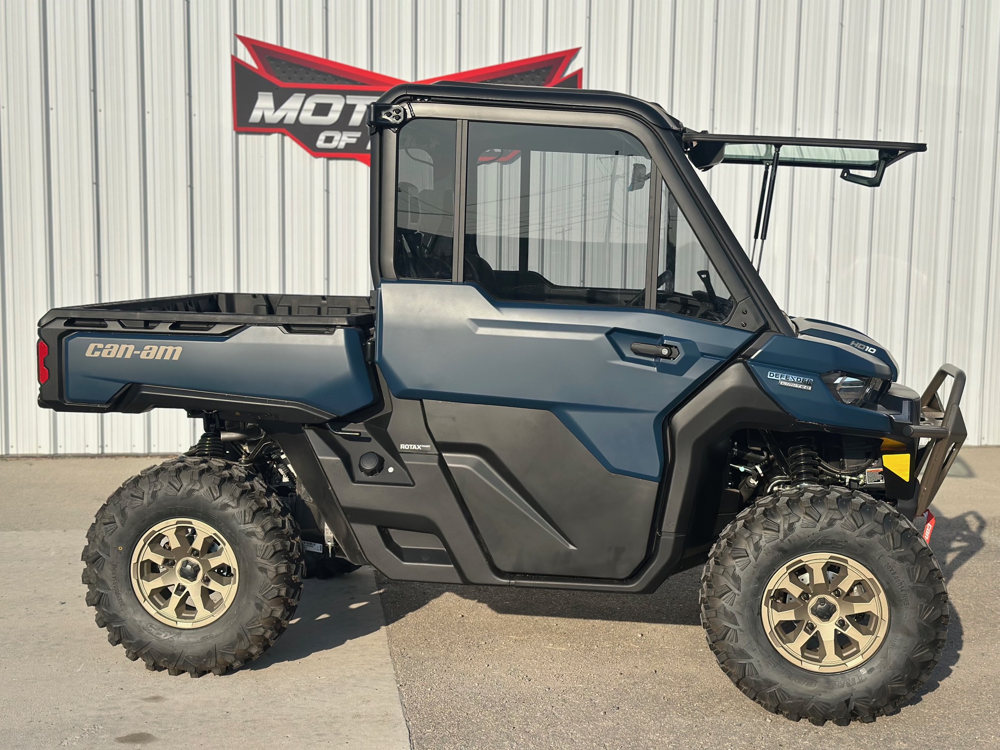 2025 Can-Am Defender LIMITED CAB HD10