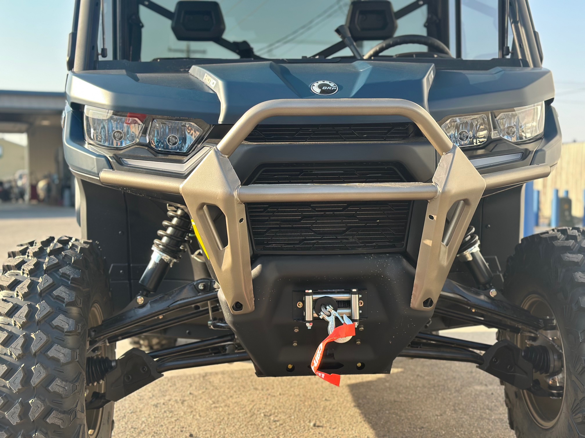 2025 Can-Am Defender LIMITED CAB HD10 - Photo 3