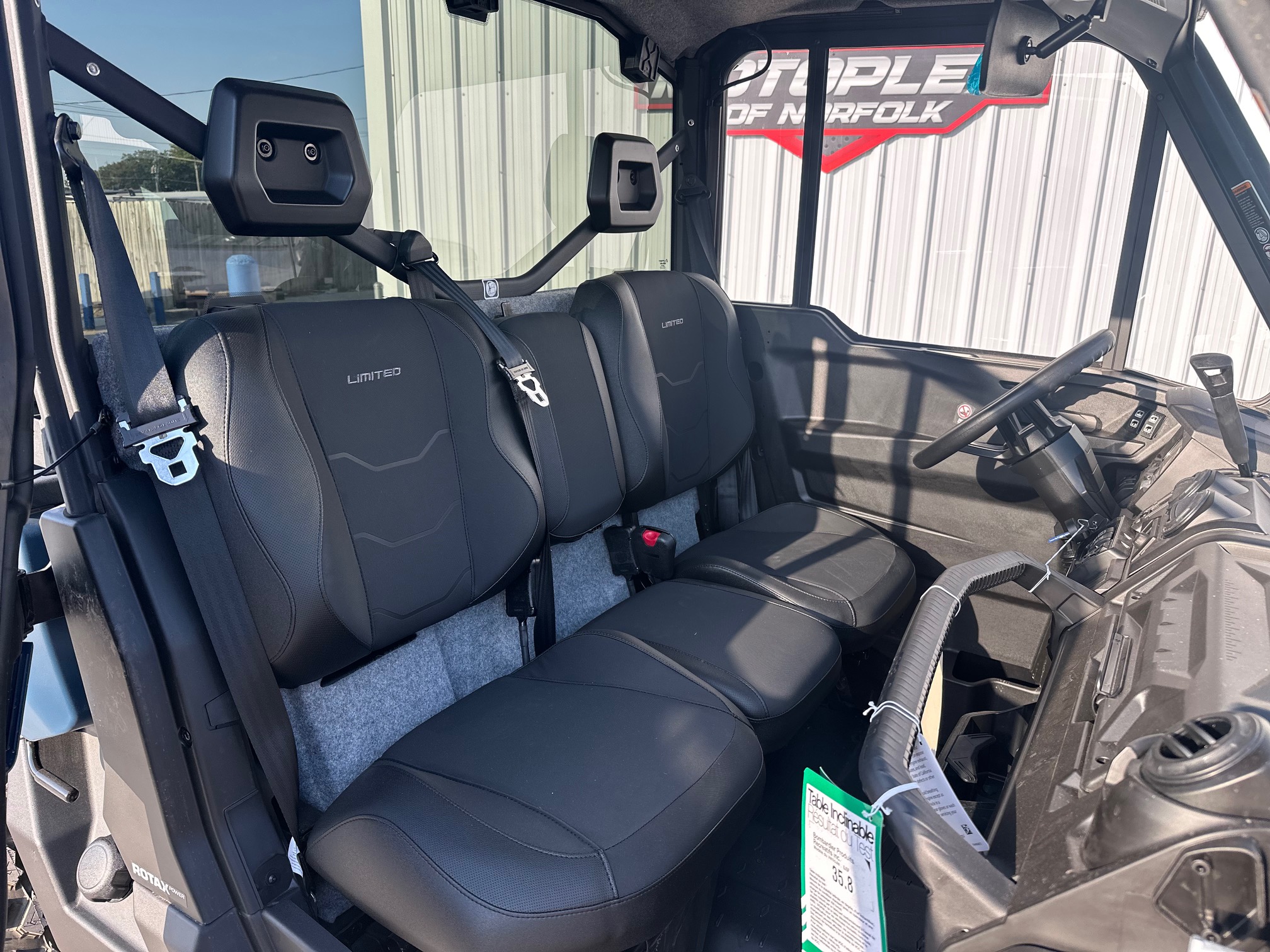 2025 Can-Am Defender LIMITED CAB HD10 - Photo 7