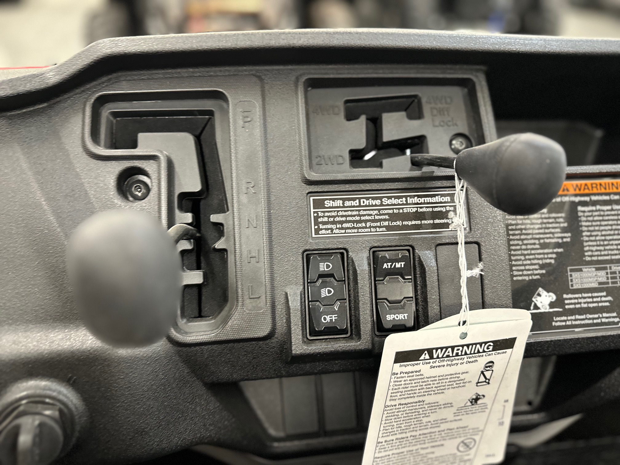 2025 Honda Pioneer 1000 Deluxe - Photo 16