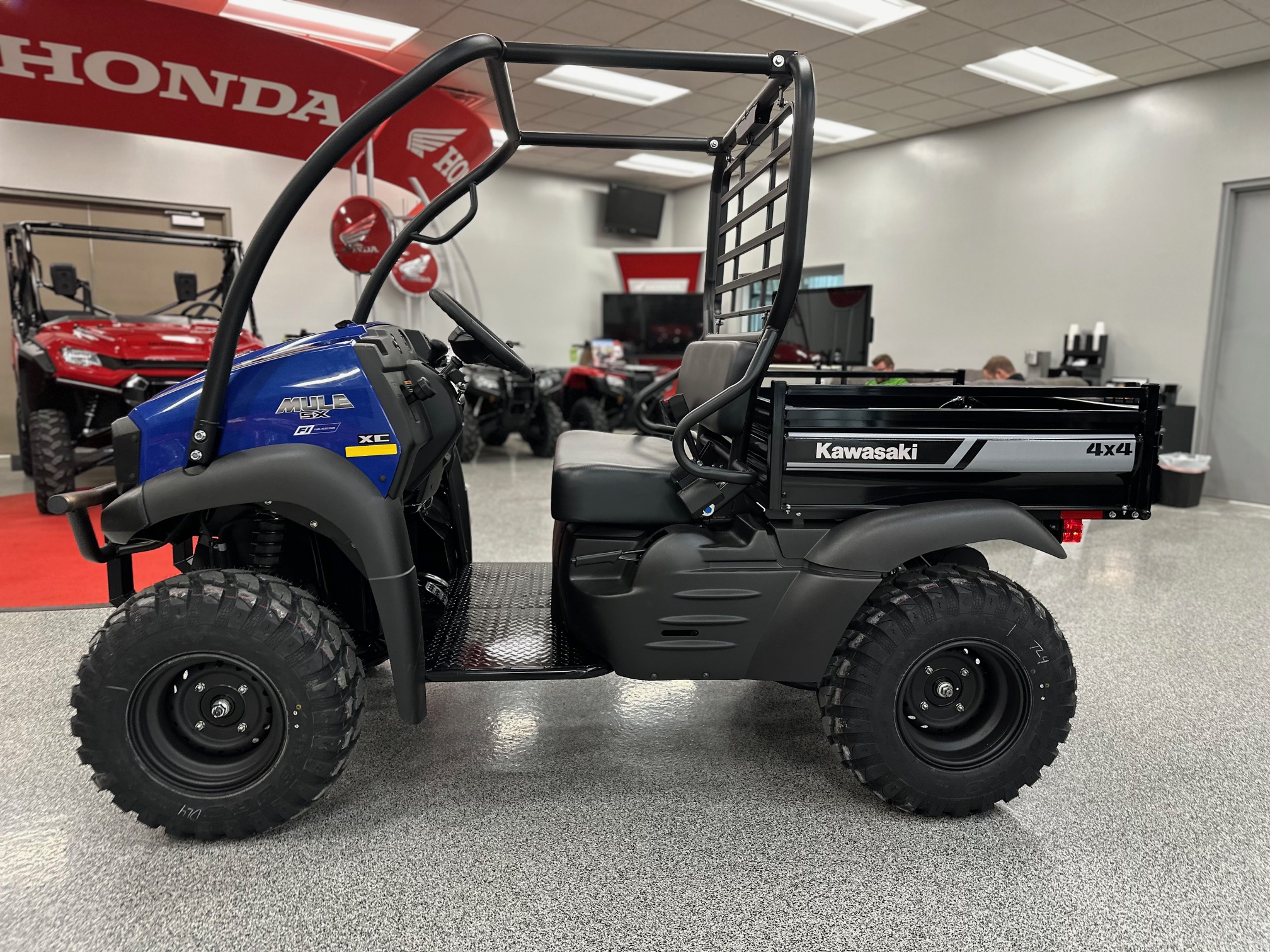 2026 Kawasaki MULE SX 4x4 XC - Photo 6