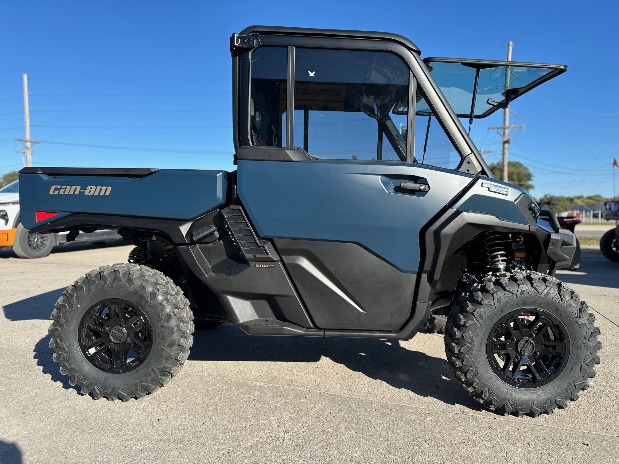 2026 Can-Am Defender Limited HD11