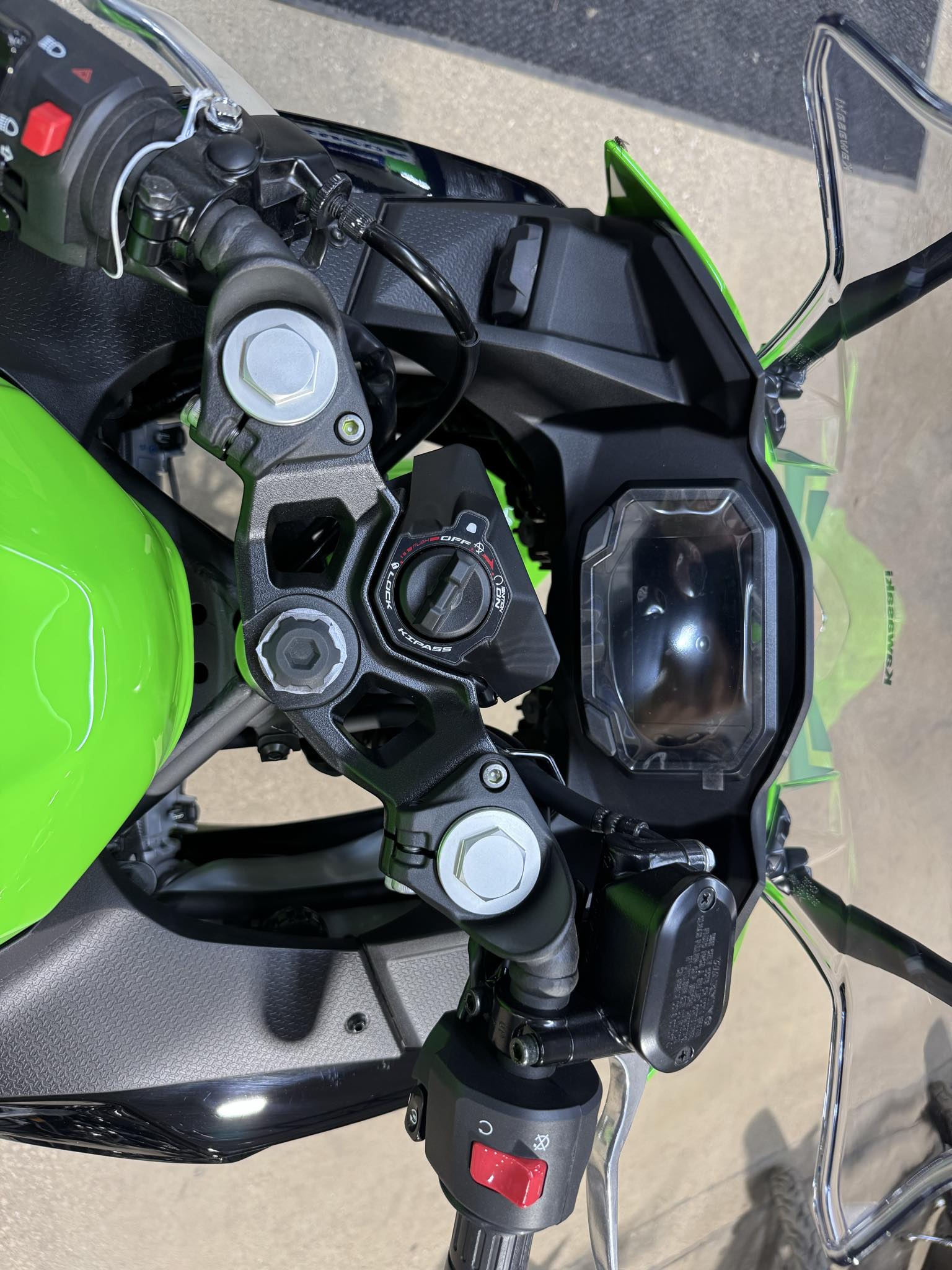 2025 Kawasaki Ninja 500 SE ABS - Photo 5
