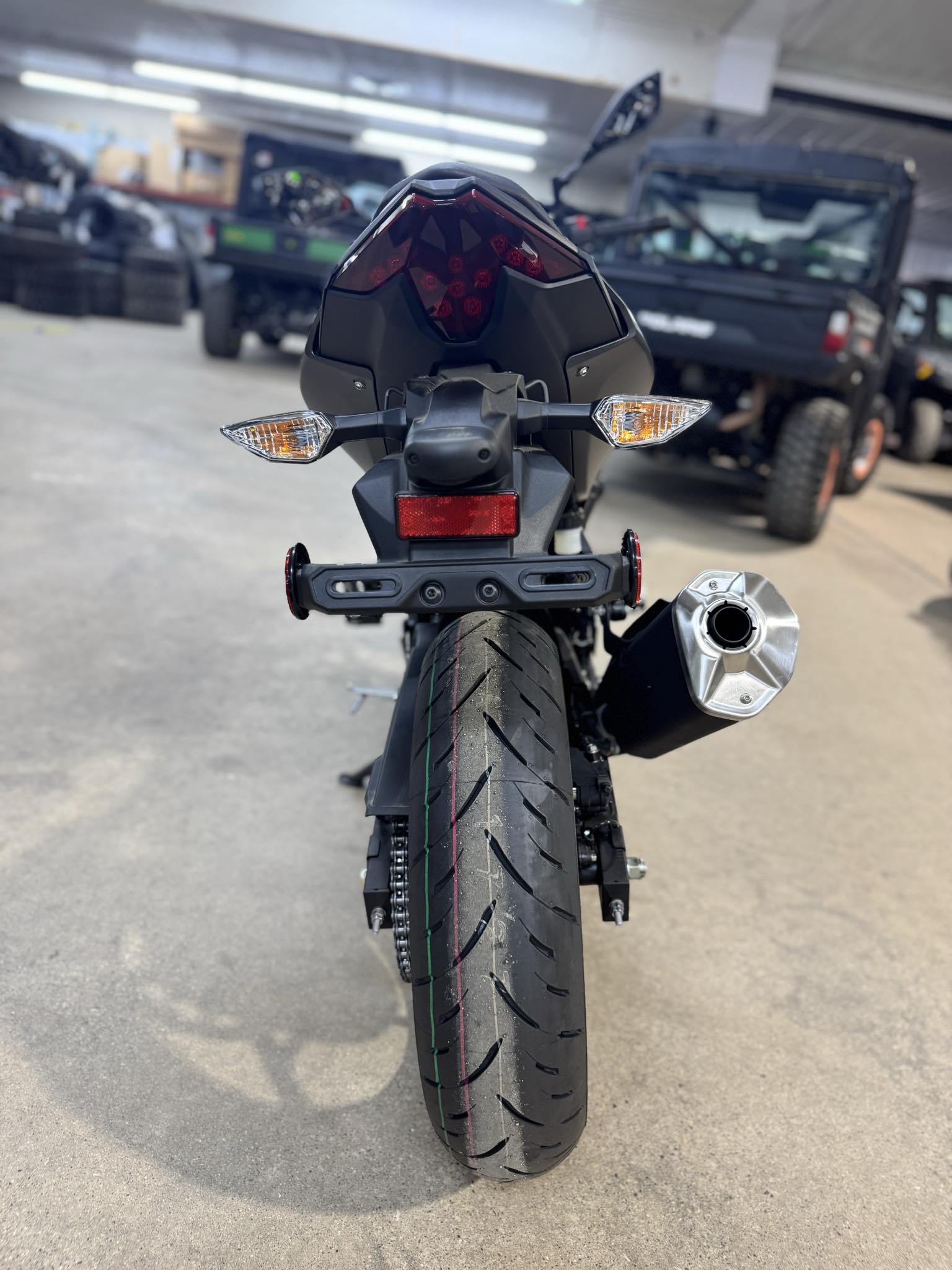 2025 Kawasaki Z500 ABS - Photo 4