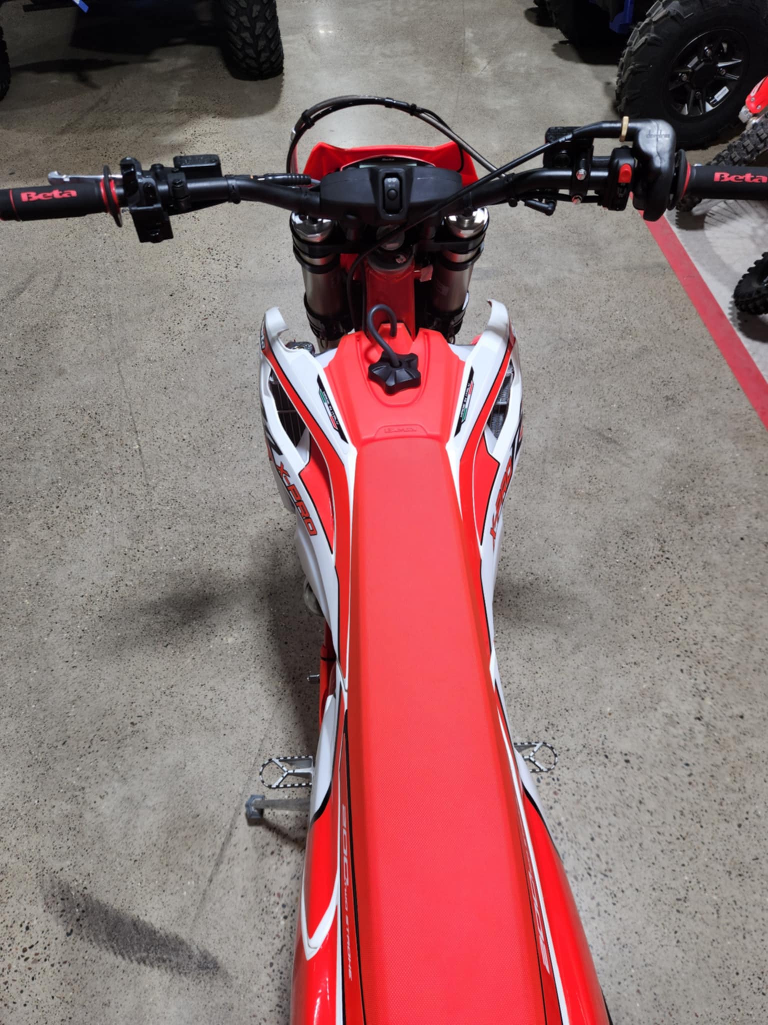 2025 Beta Motorcycles RR X-Pro 200 - Photo 4