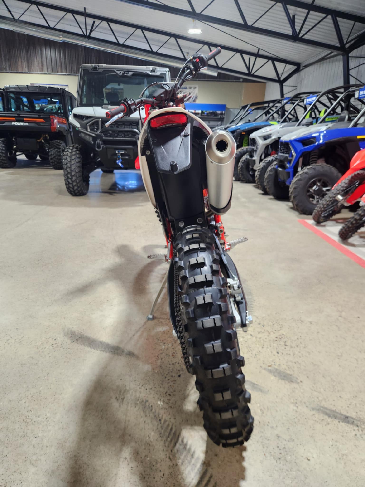 2025 Beta Motorcycles RR X-Pro 200 - Photo 5