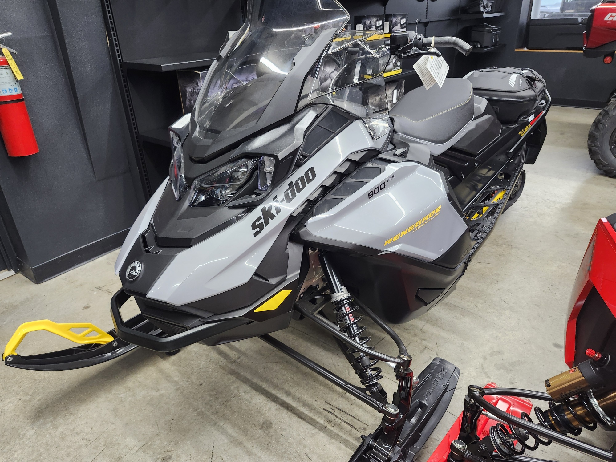 2025 Ski-Doo RENEGADE ADREN 900ACE