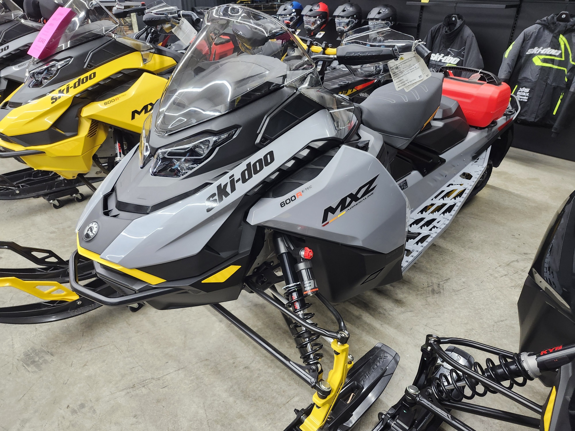 2025 Ski-Doo MXZ BLIZZARD 600 137" GRAY
