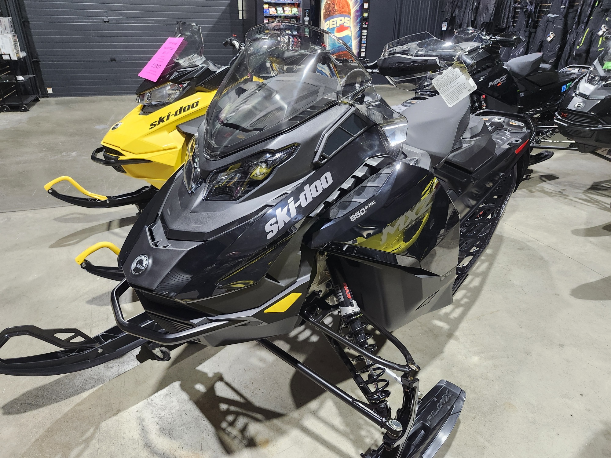 2025 Ski-Doo MXZ ADREN 850 129"
