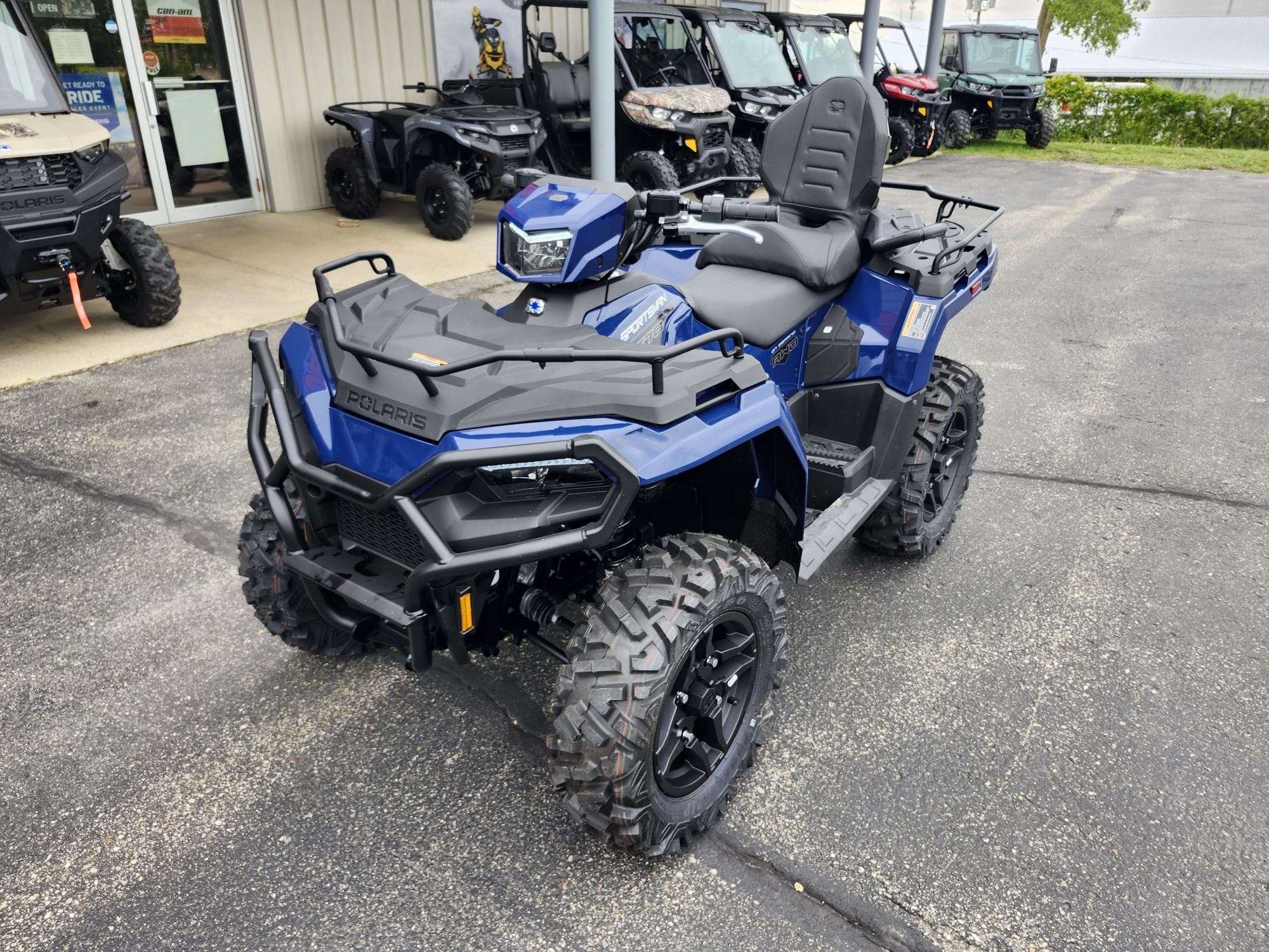 2025 Polaris Sportsman Touring Premium 570 Blue - Photo 2