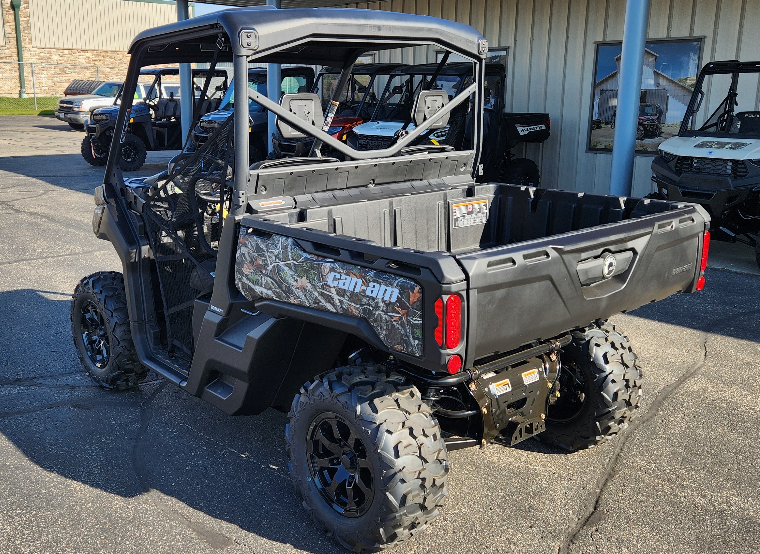 2025 Can-Am Defender HD 9 XT CAMO - Photo 5
