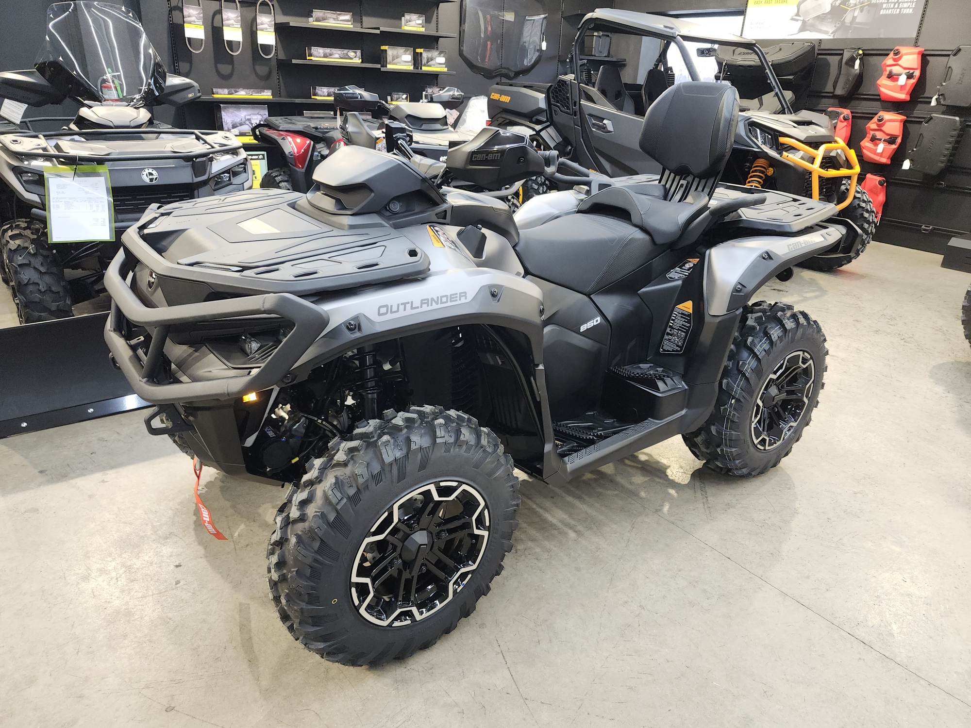 2026 Can-Am OUTLANDER MAX XT 850 GRAY - Photo 5