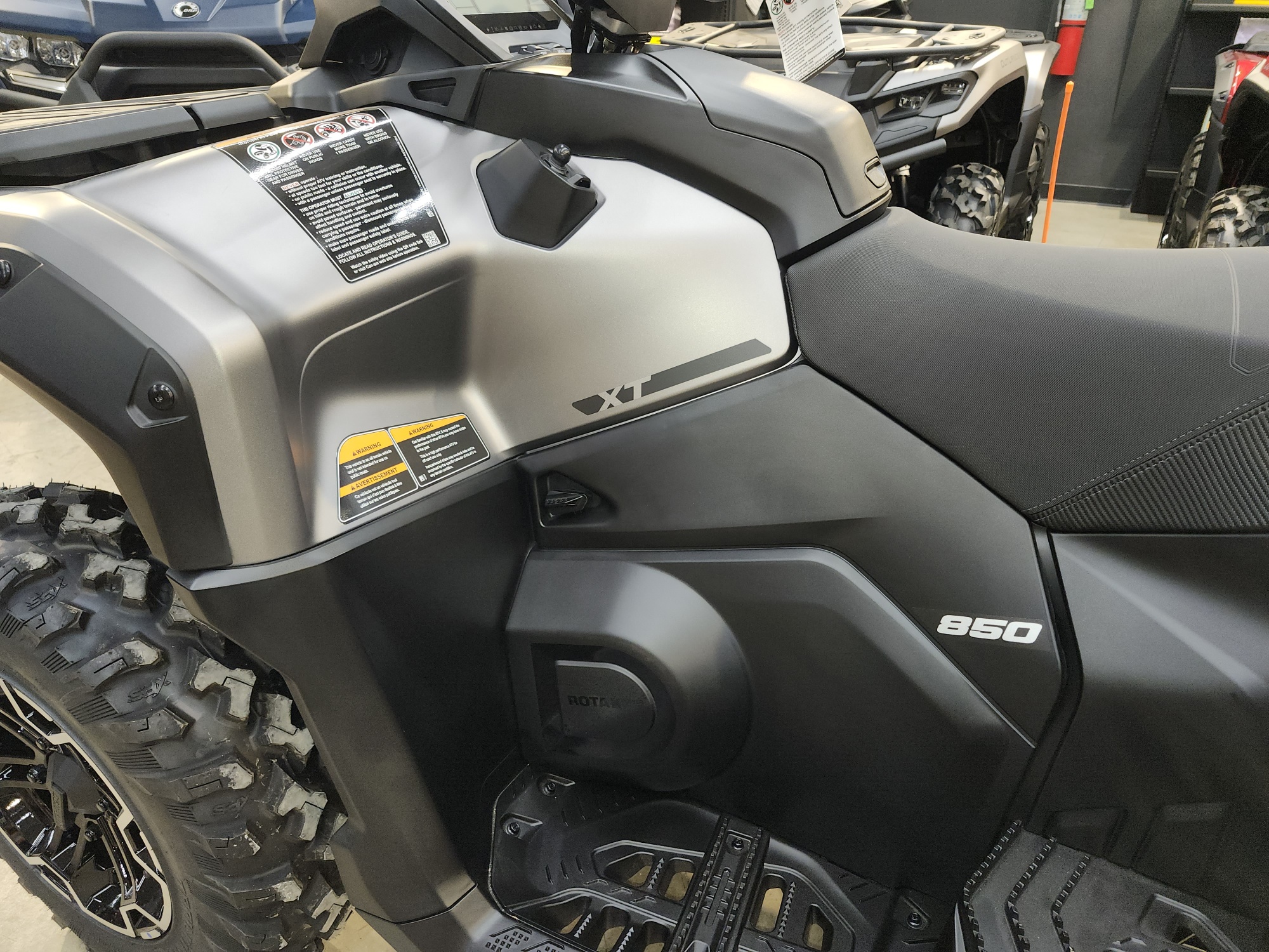 2026 Can-Am OUTLANDER MAX XT 850 GRAY - Photo 6