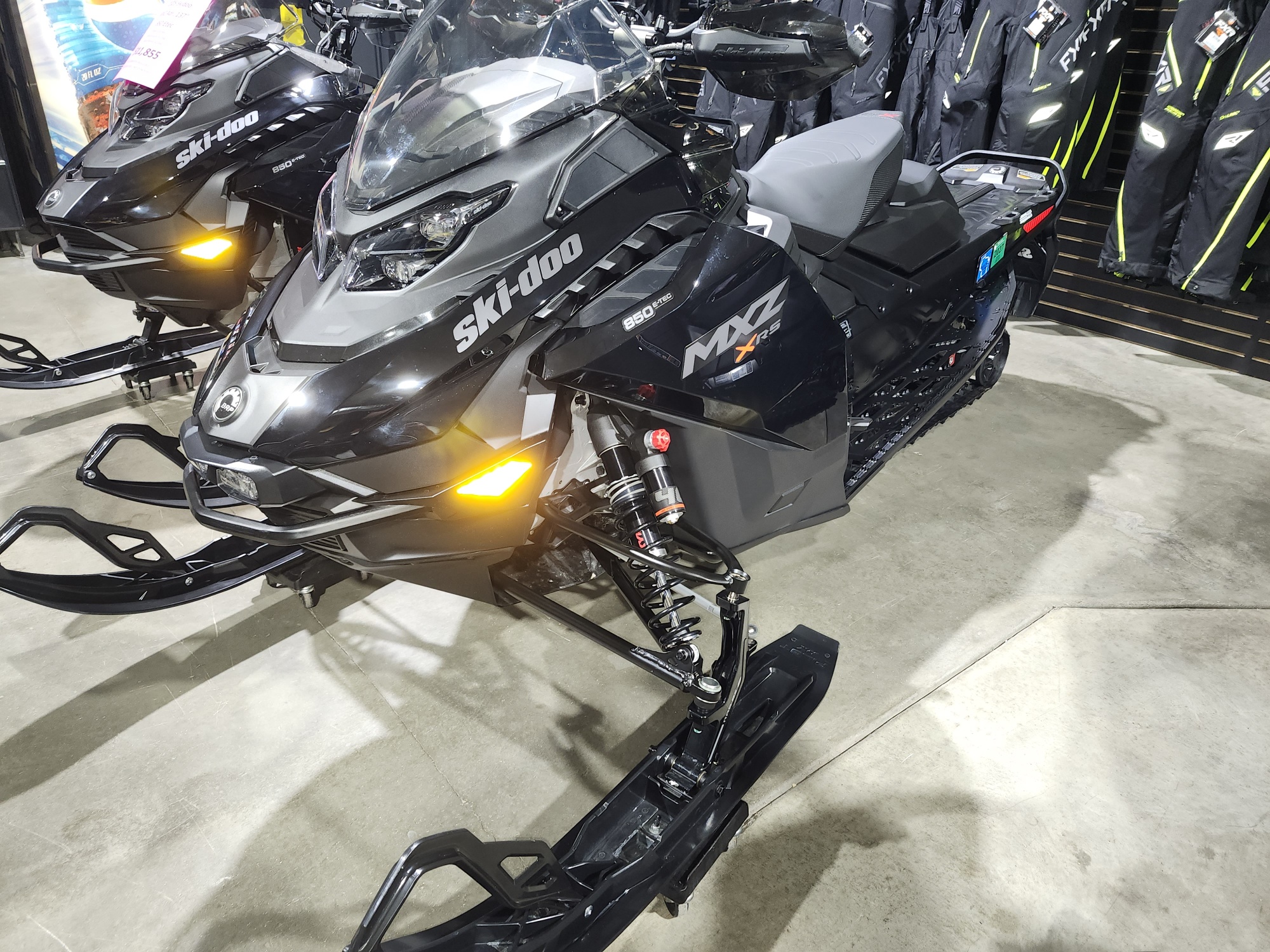 2025 Ski-Doo MXZ XR-S 850