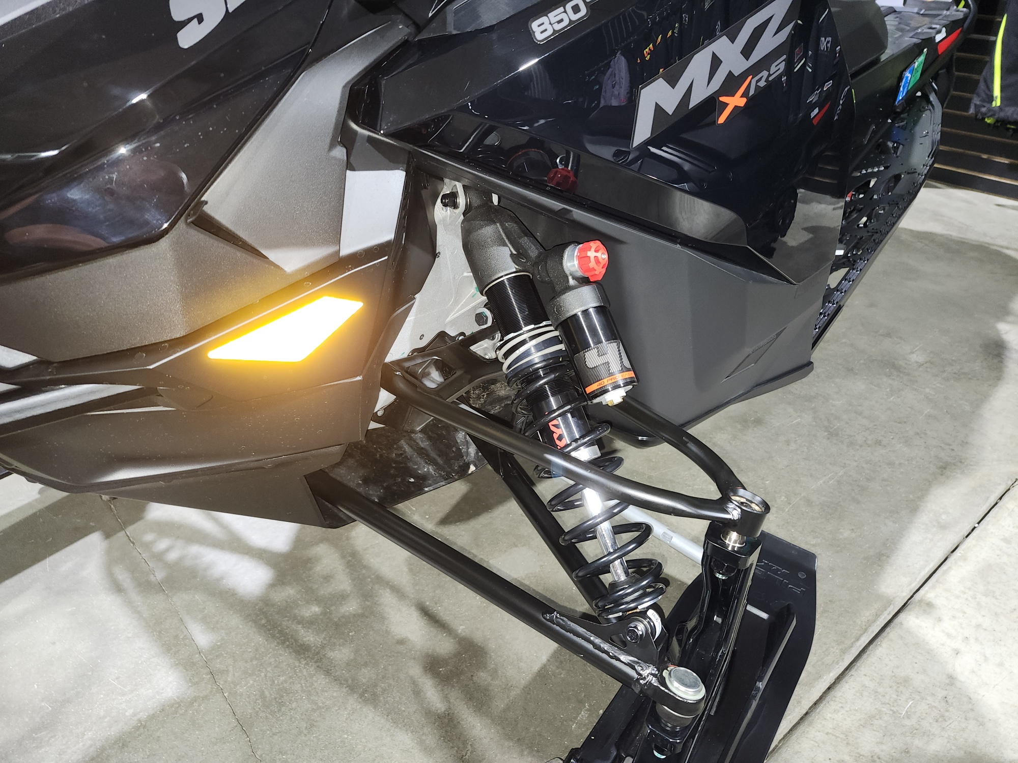2025 Ski-Doo MXZ XR-S 850 - Photo 5