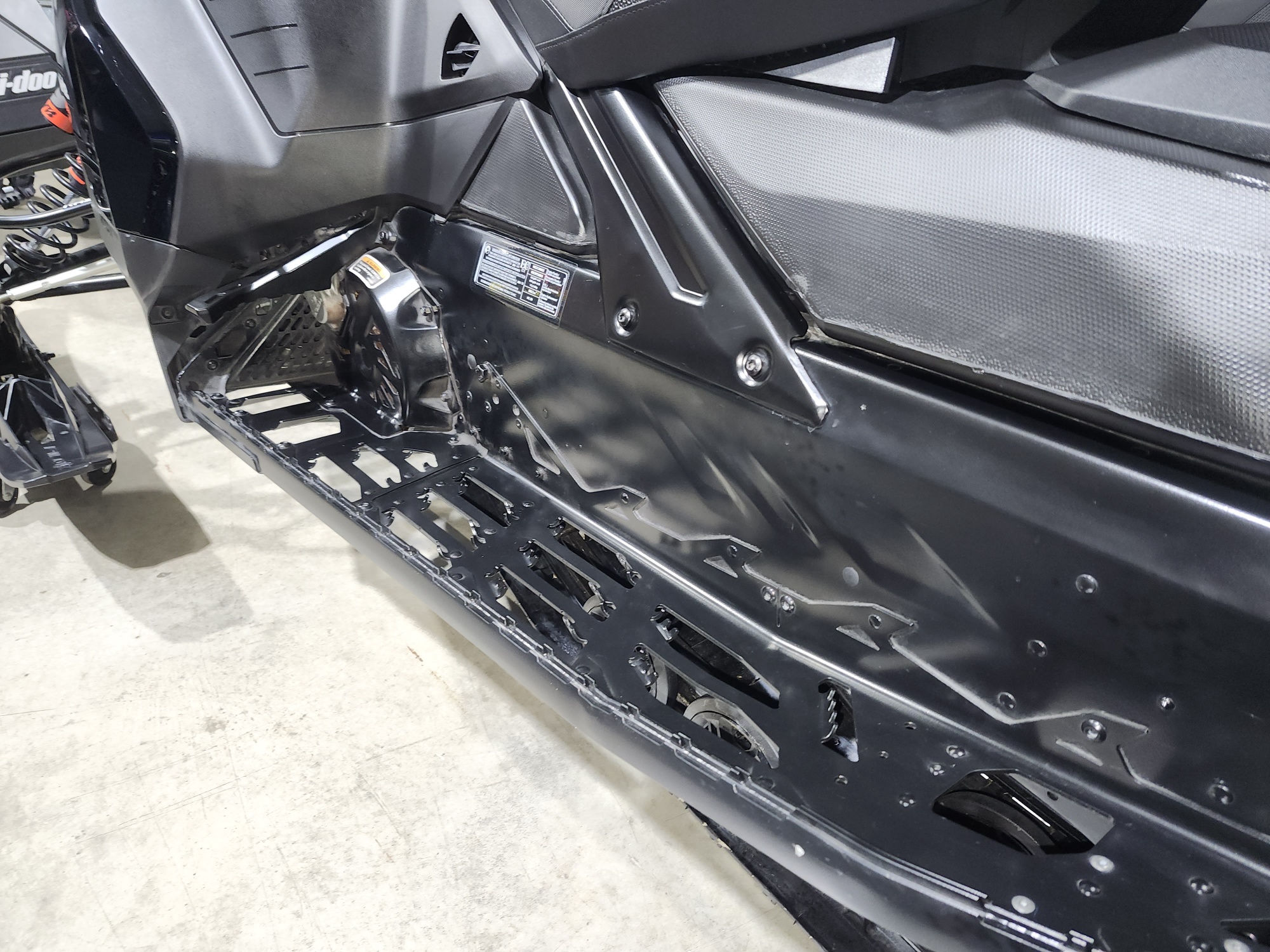 2023 Ski-Doo Renegade XR-S 850 Etec black - Photo 3