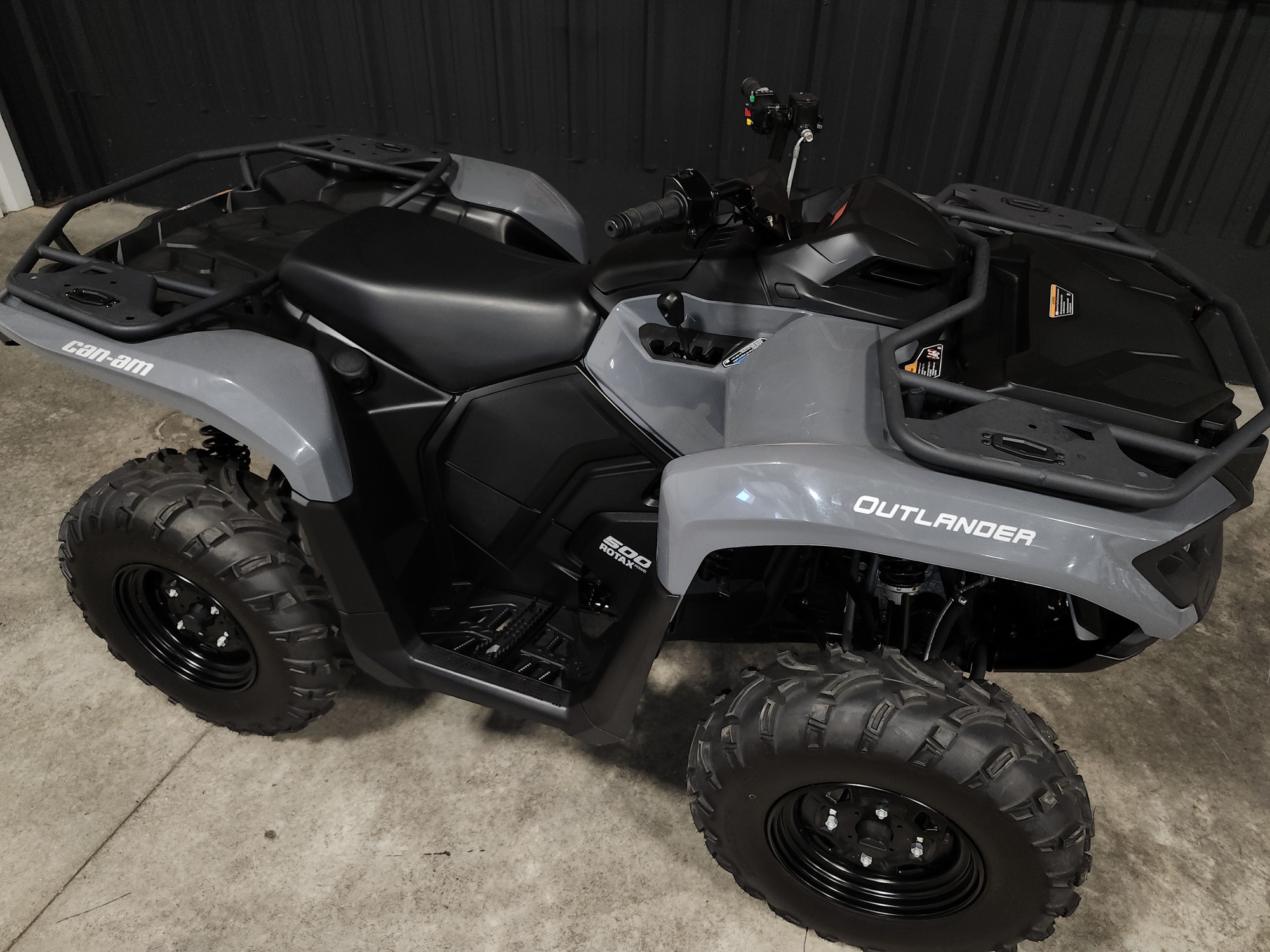 2025 Can-Am Outlander 500 DPS Gray/Red - Photo 4