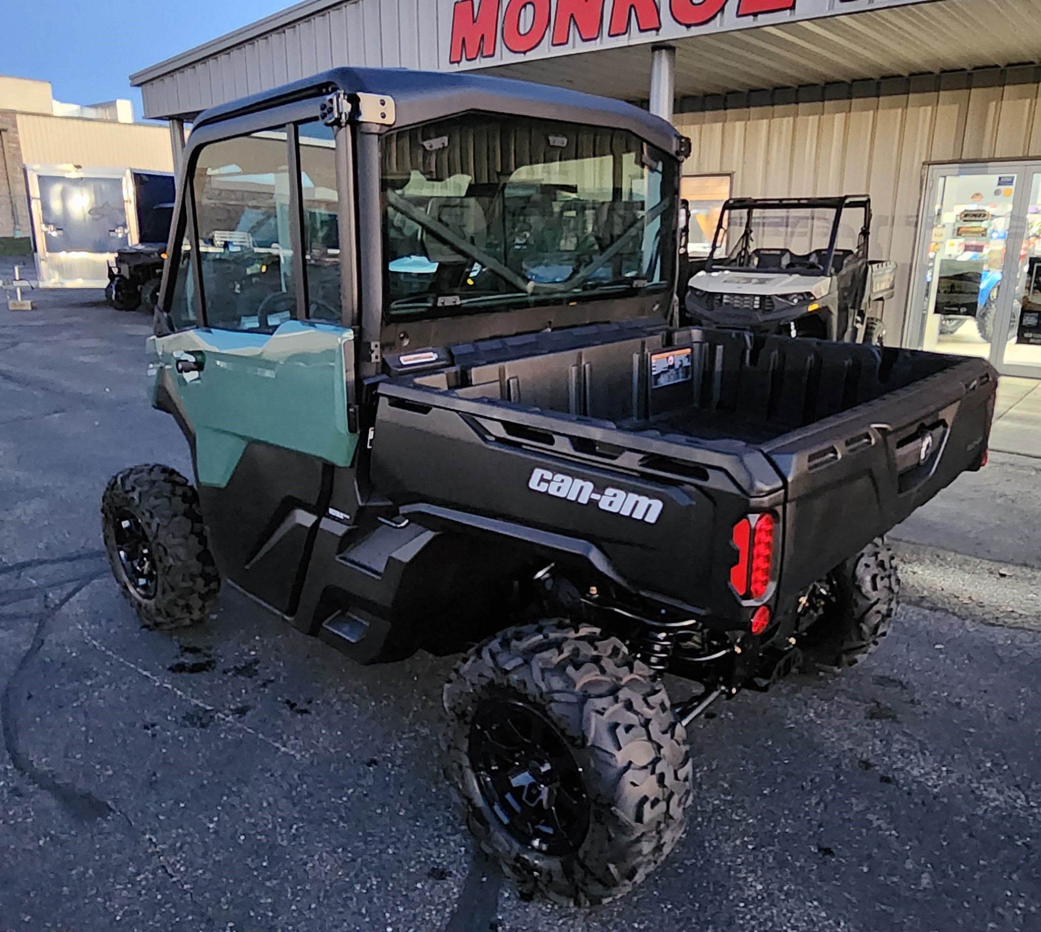 2026 Can-Am Defender DPS Cab HD9 green - Photo 2