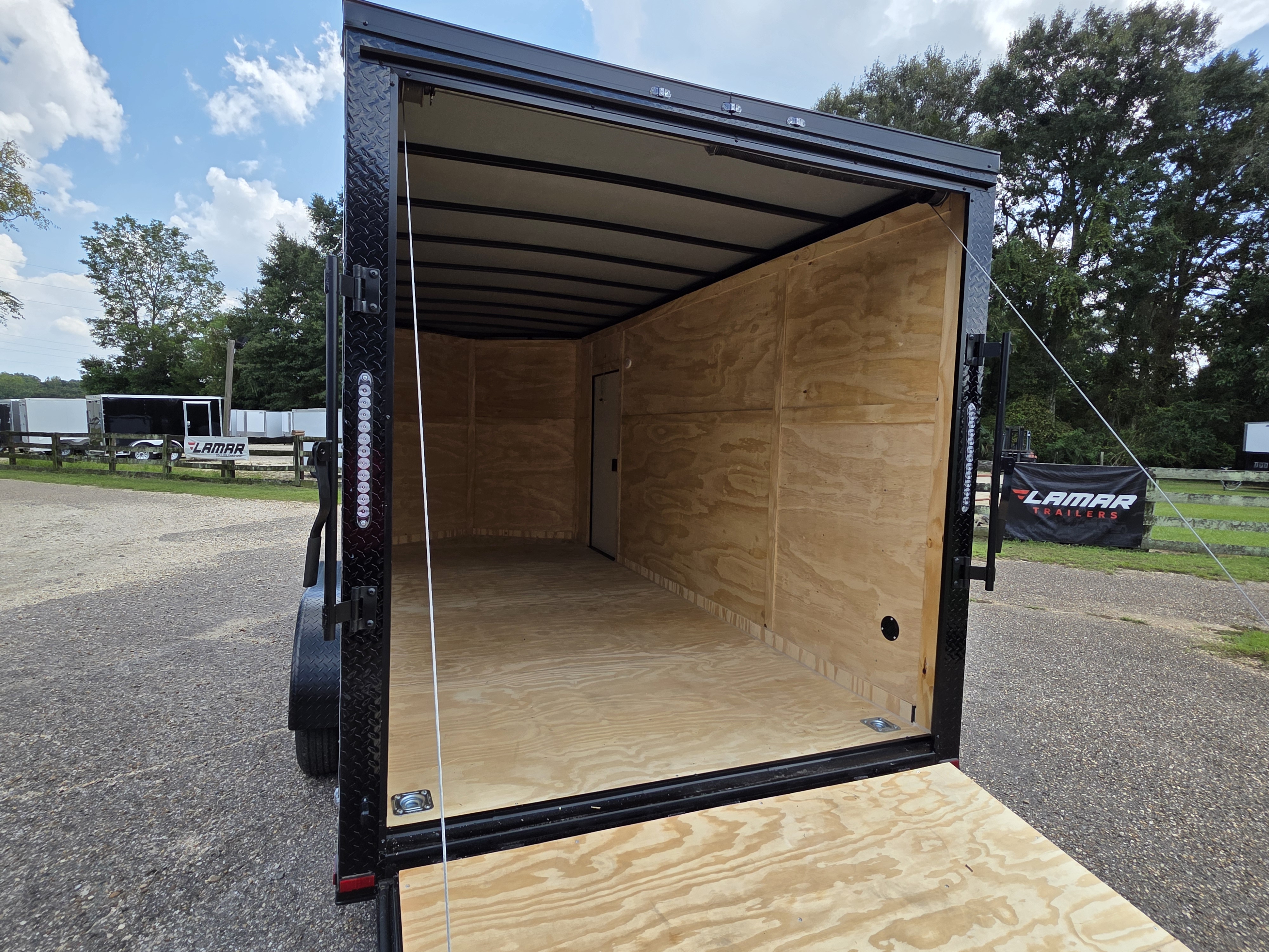 2027 7×16 Enclosed Cargo Trailer photo 3