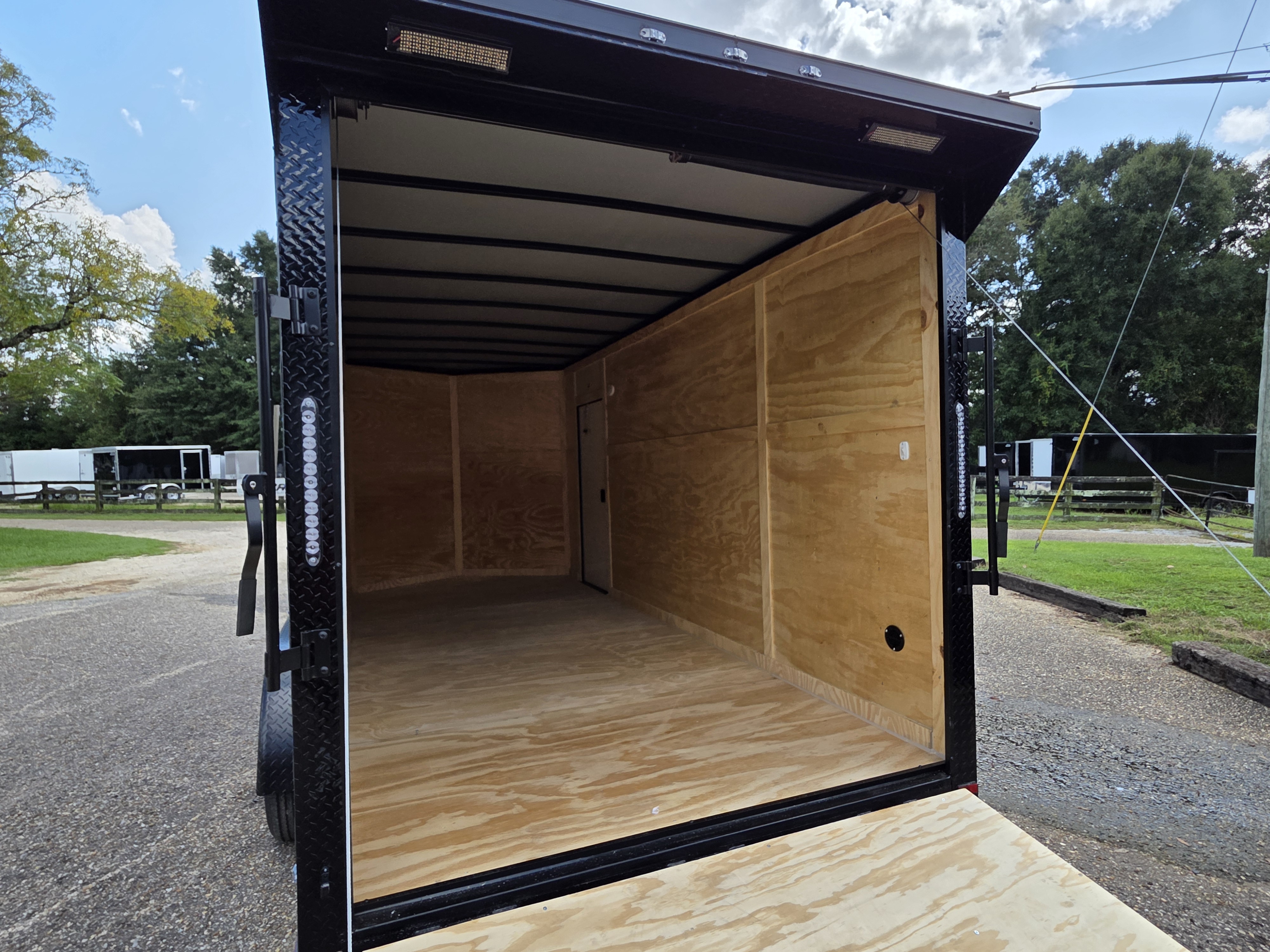 2027 7×16 Enclosed Cargo Trailer photo 3