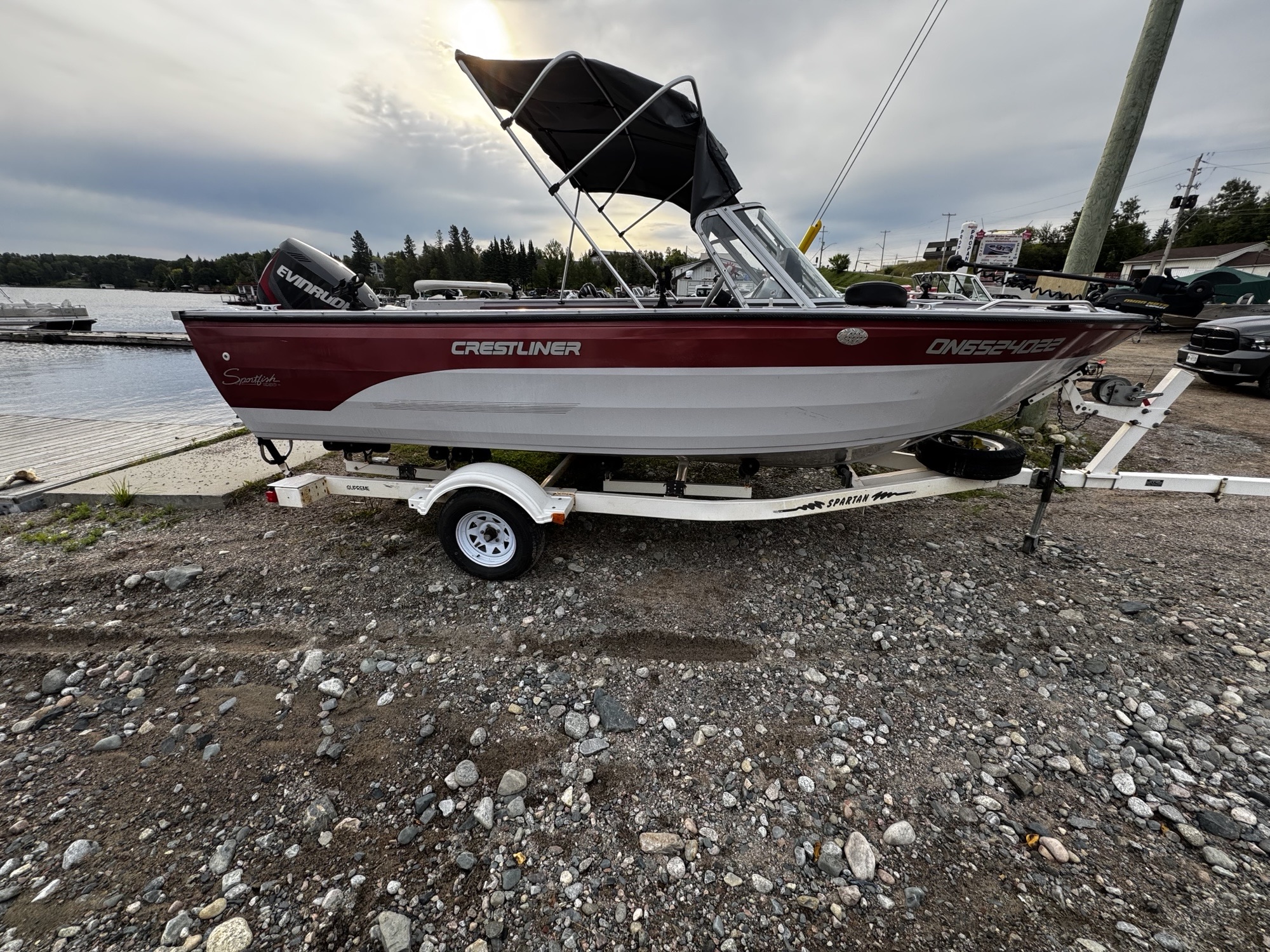 1995 Crestliner Sportfish 1950 (EVINRUDE 135)