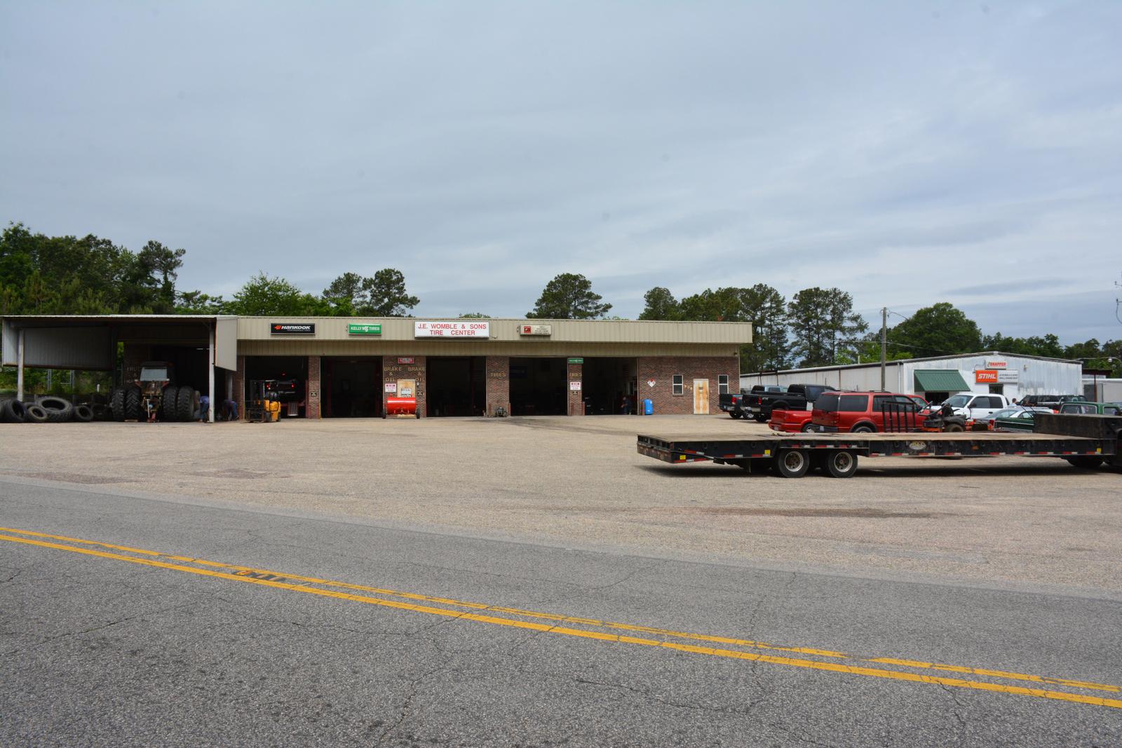 Tire Shop J.E. Womble & Sons Hardware Store Lillington, NC (910) 8935753