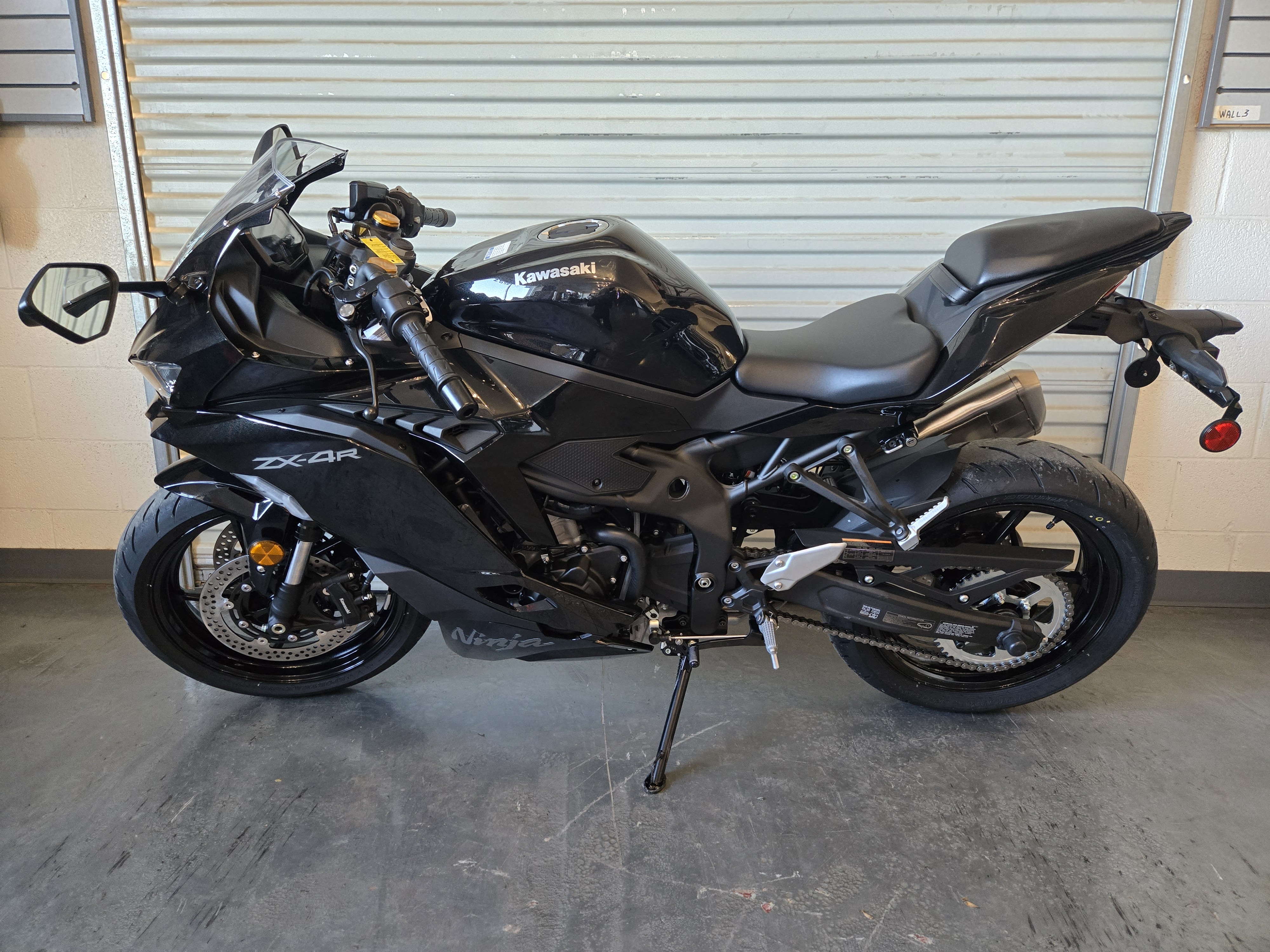 2025 Kawasaki NINJA ZX-4R ABS - Photo 3
