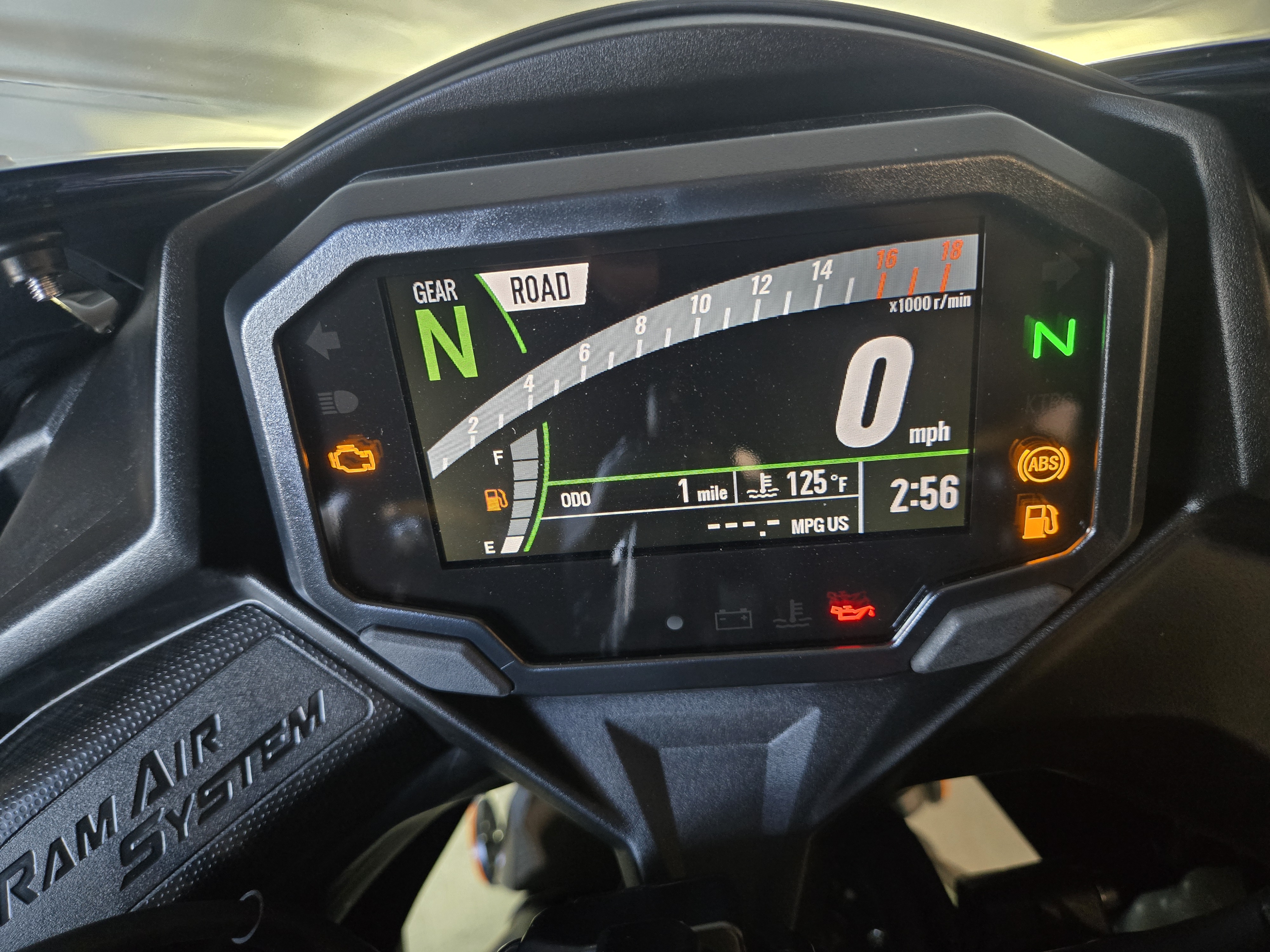 2025 Kawasaki NINJA ZX-4R ABS - Photo 5