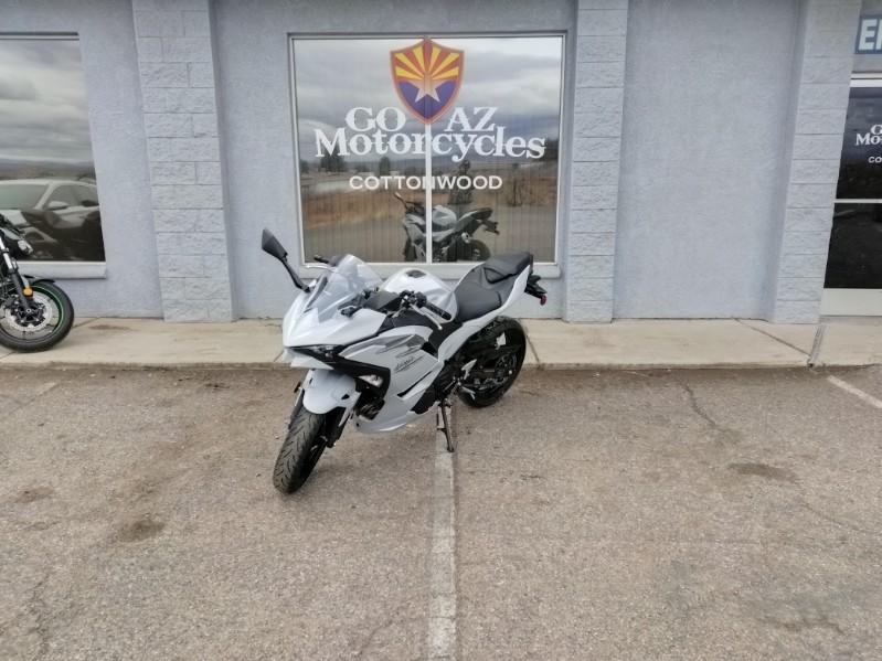 2025 Kawasaki Ninja 500 - Photo 4