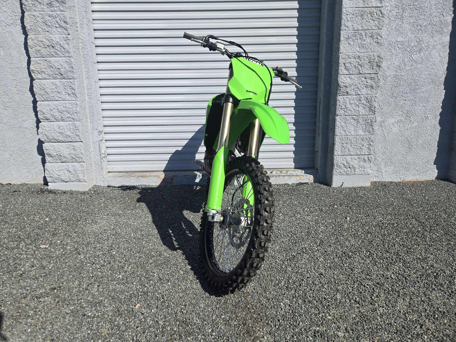 2025 Kawasaki KX 450 - Photo 2
